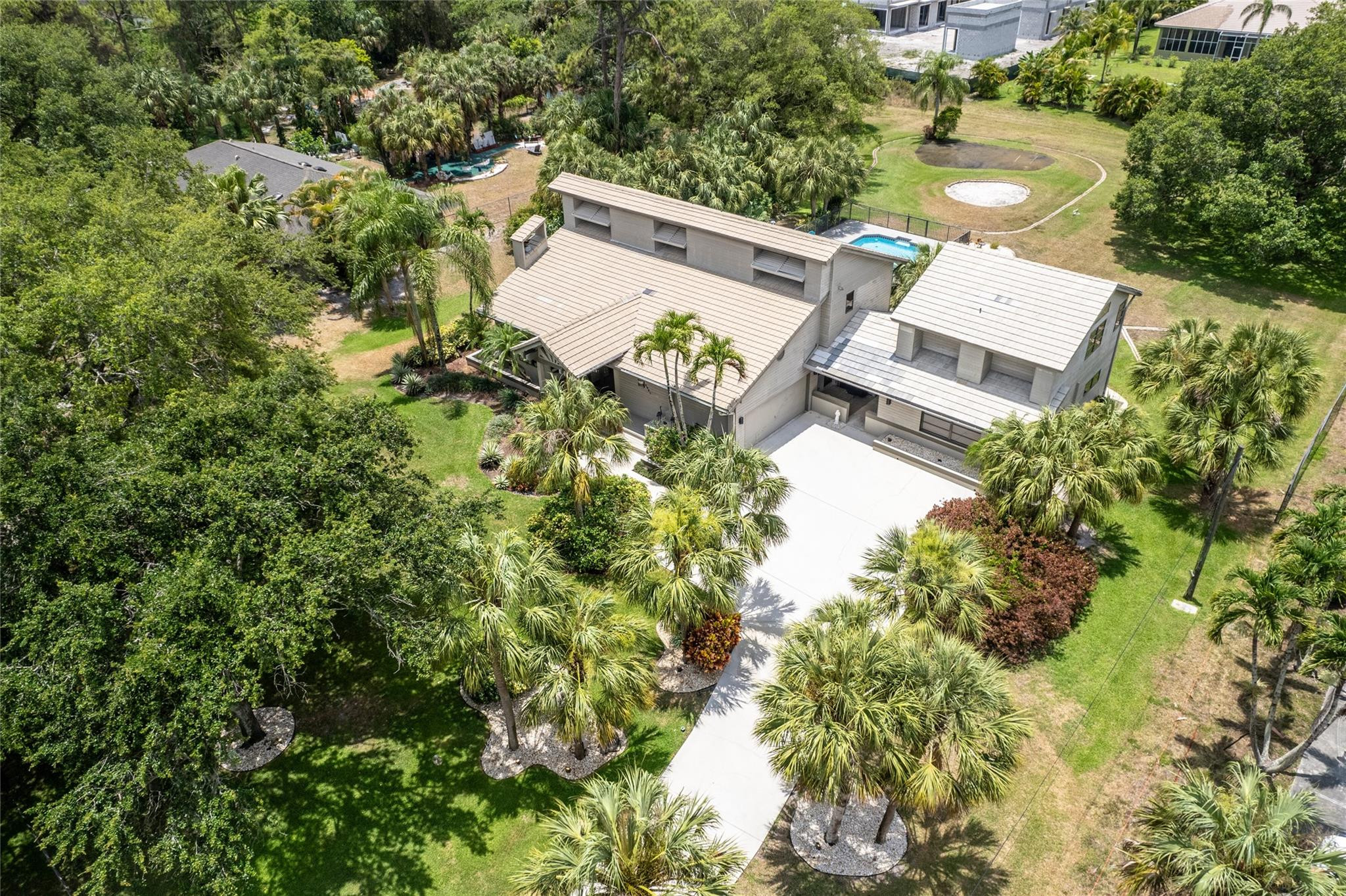 6687 NW 66th Ave