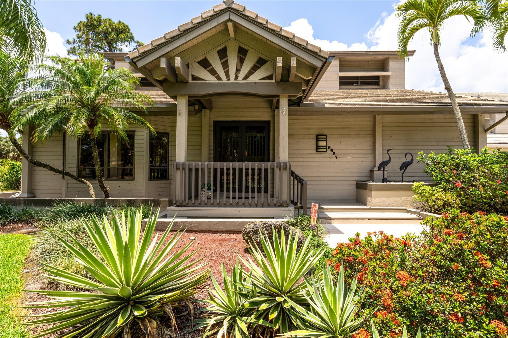6687 NW 66th Ave