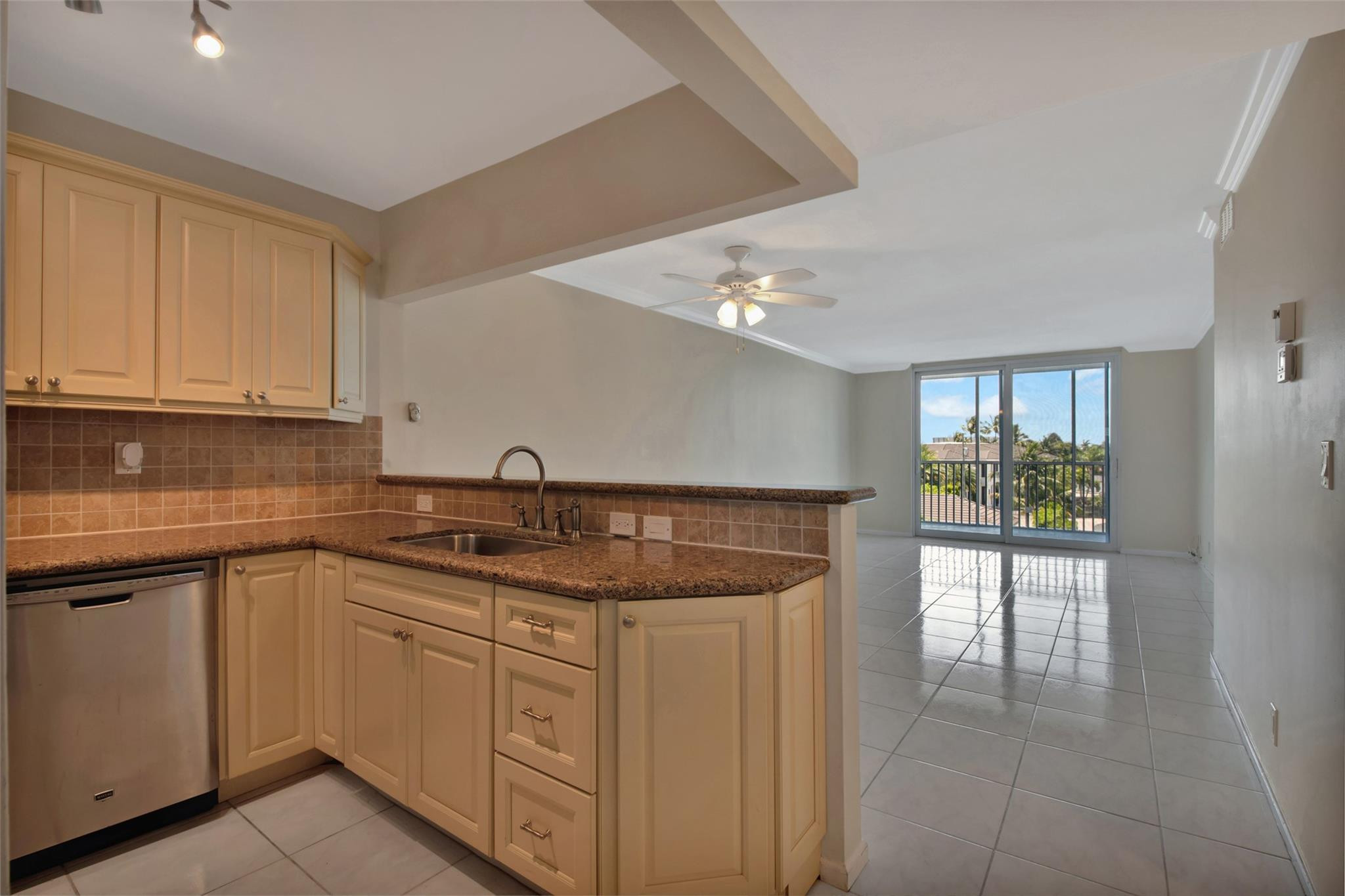 750 NE Spanish River 403