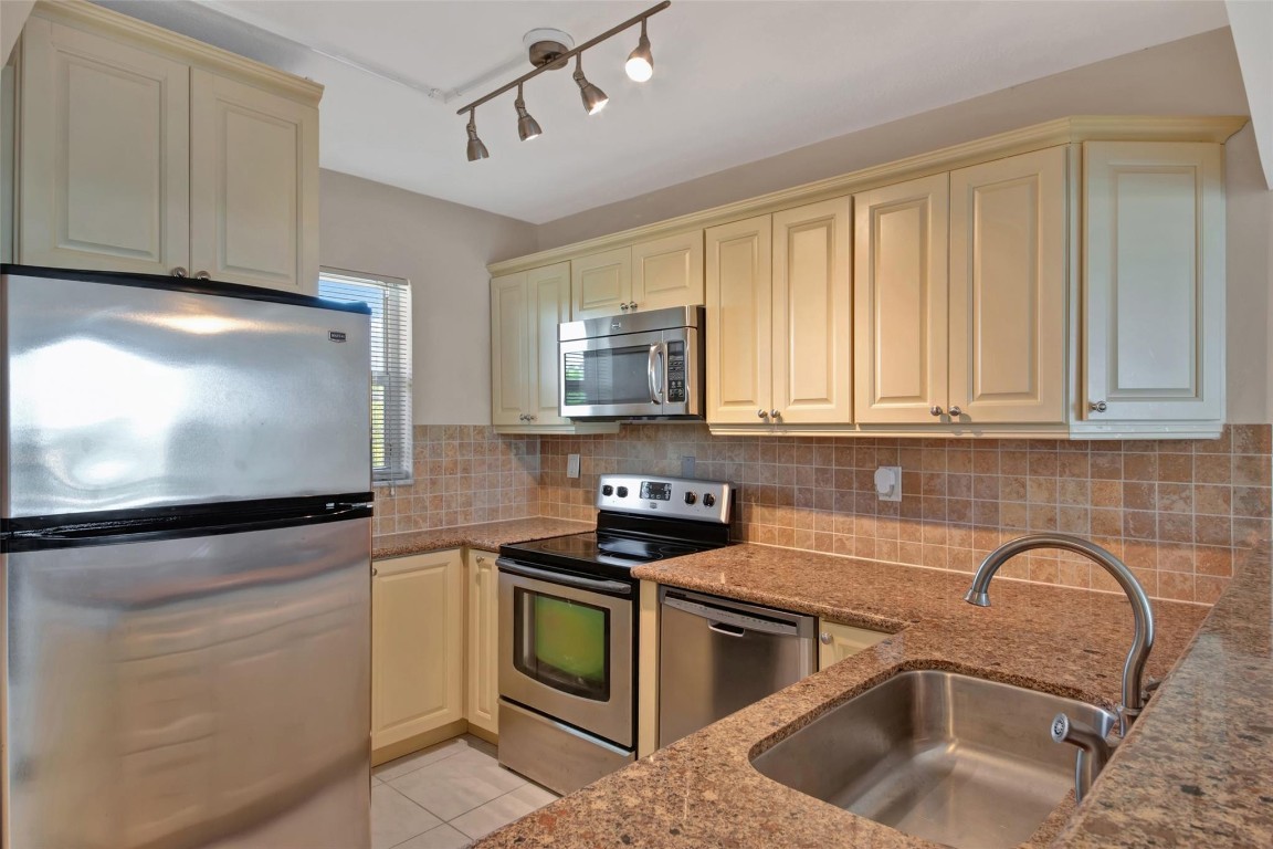 750 NE Spanish River 403