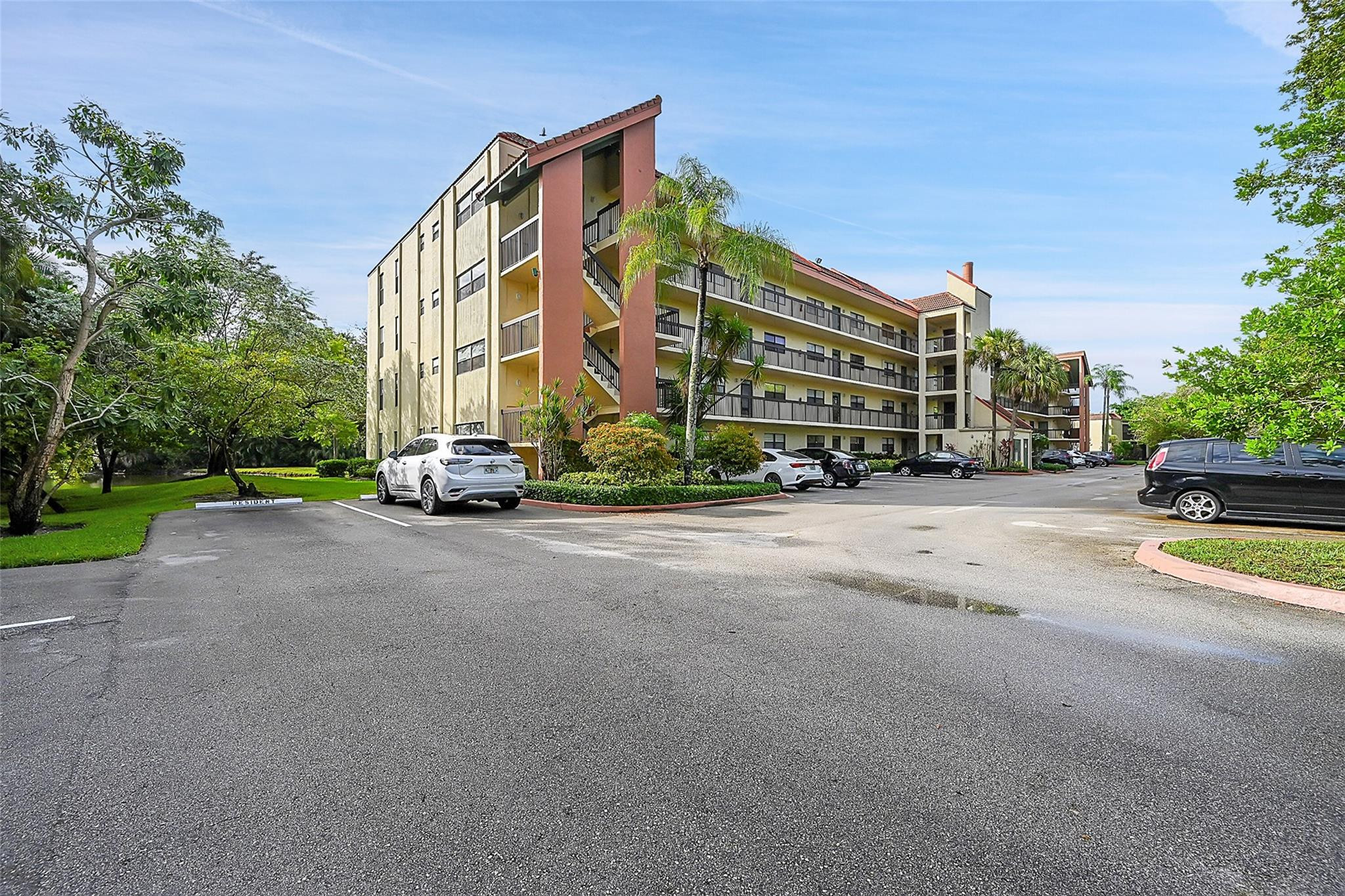 1818 Hammock Blvd 222