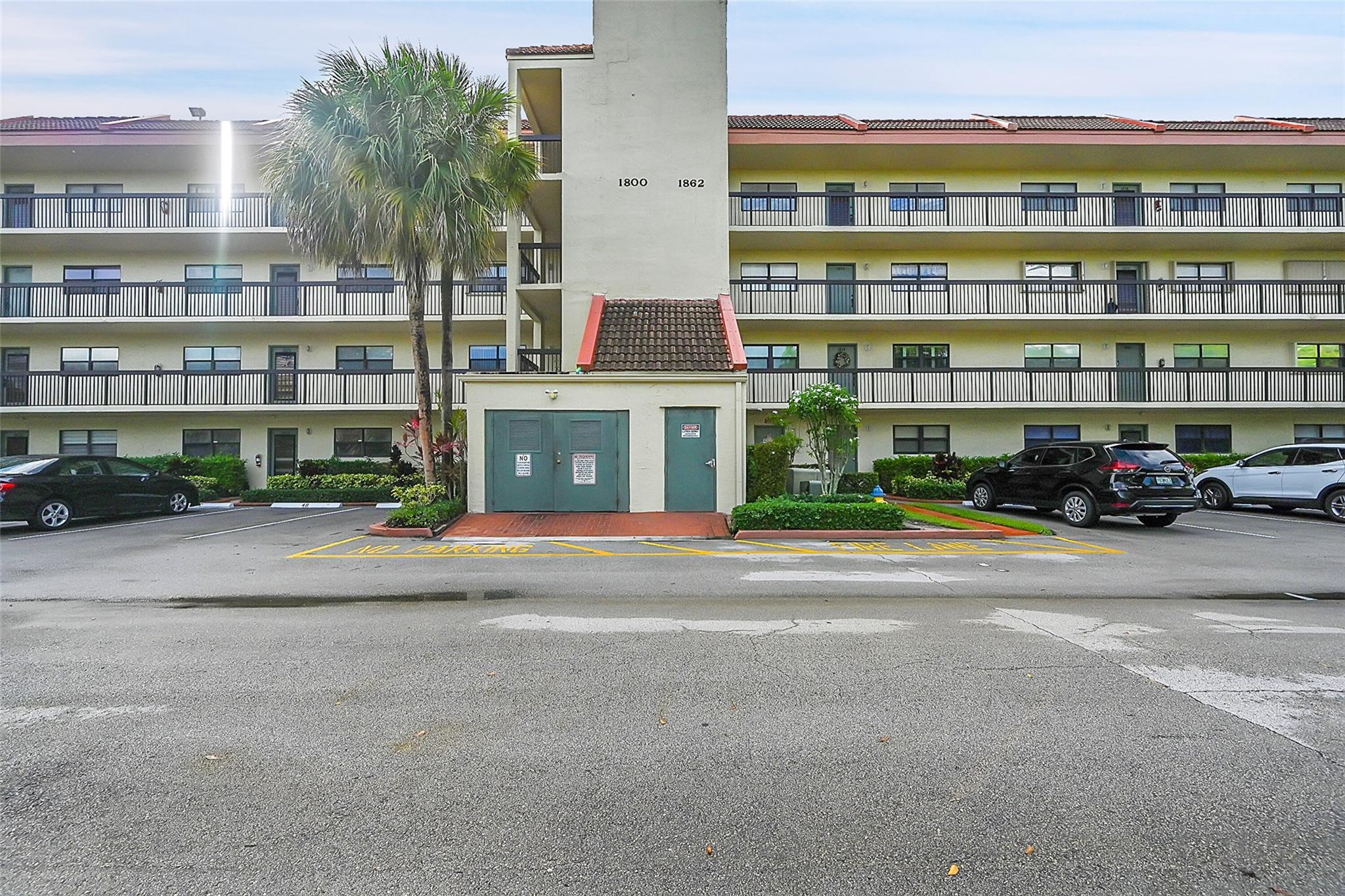 1818 Hammock Blvd 222
