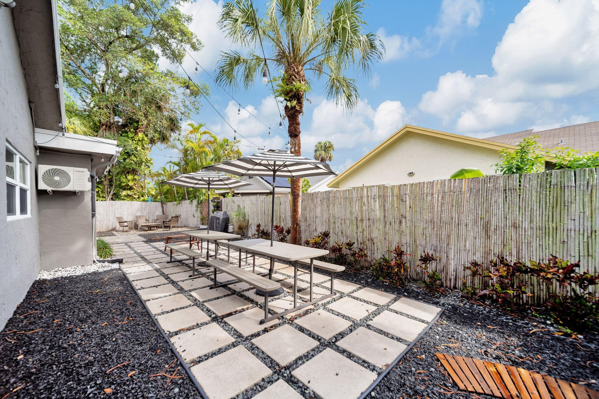 7327 NW 38th Court