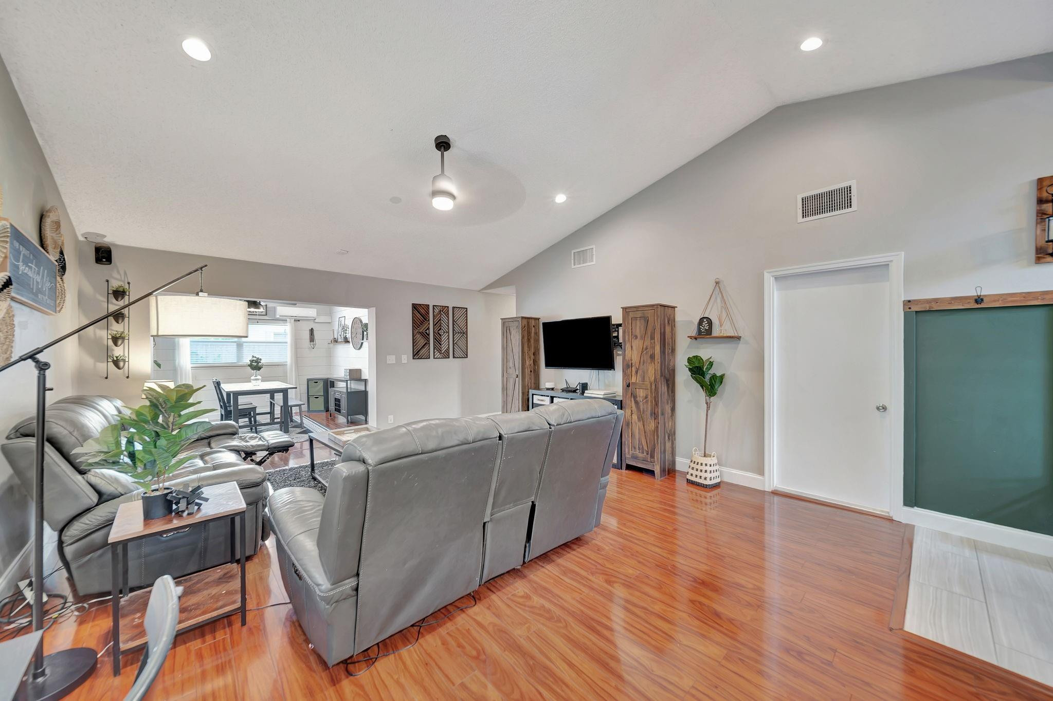 7327 NW 38th Court
