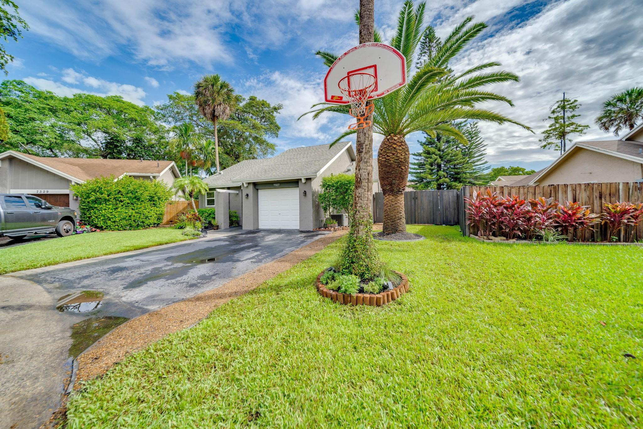 7327 NW 38th Court