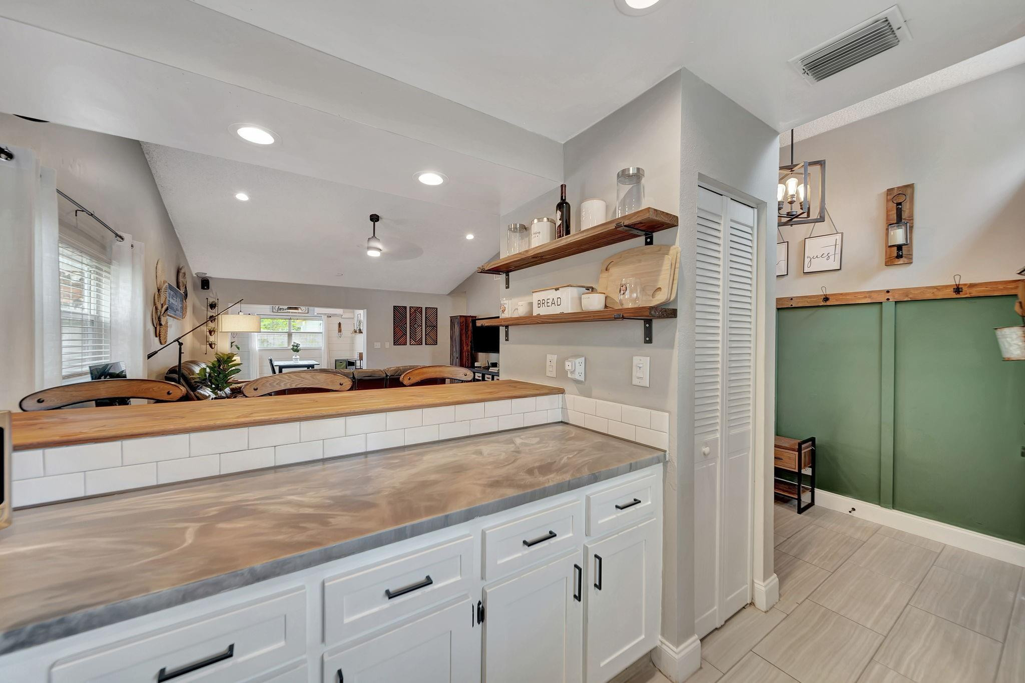 7327 NW 38th Court
