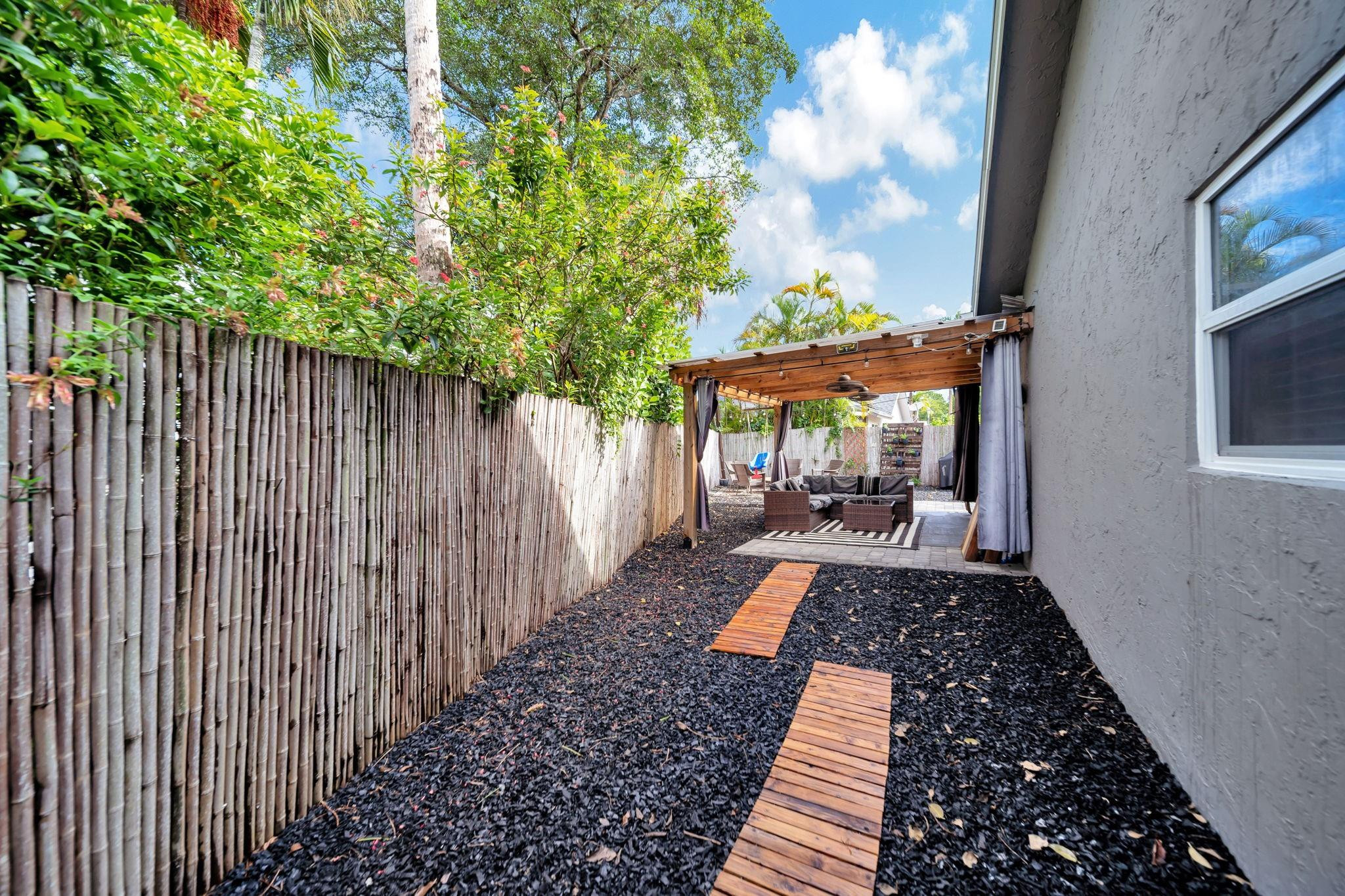 7327 NW 38th Court