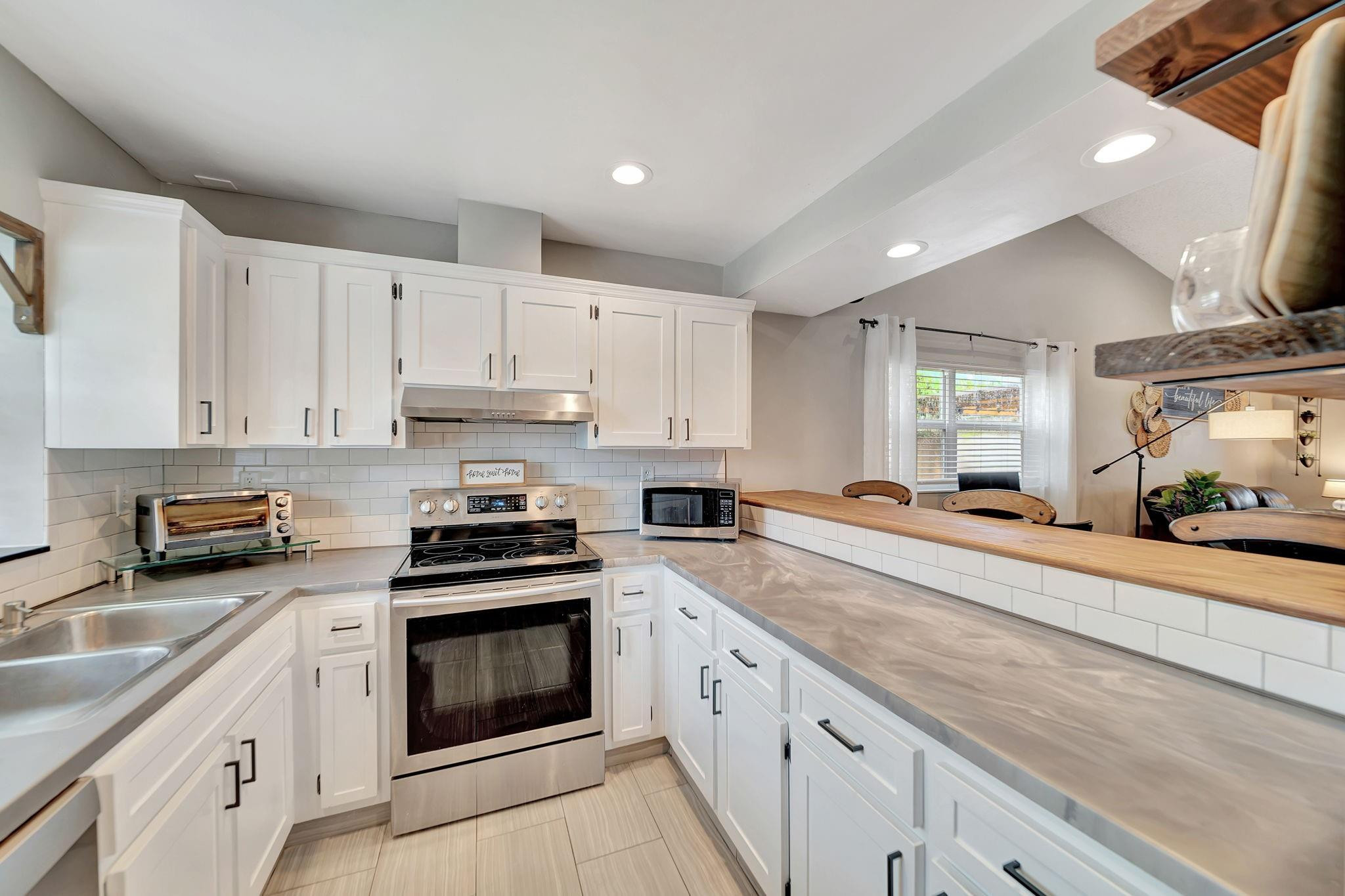 7327 NW 38th Court