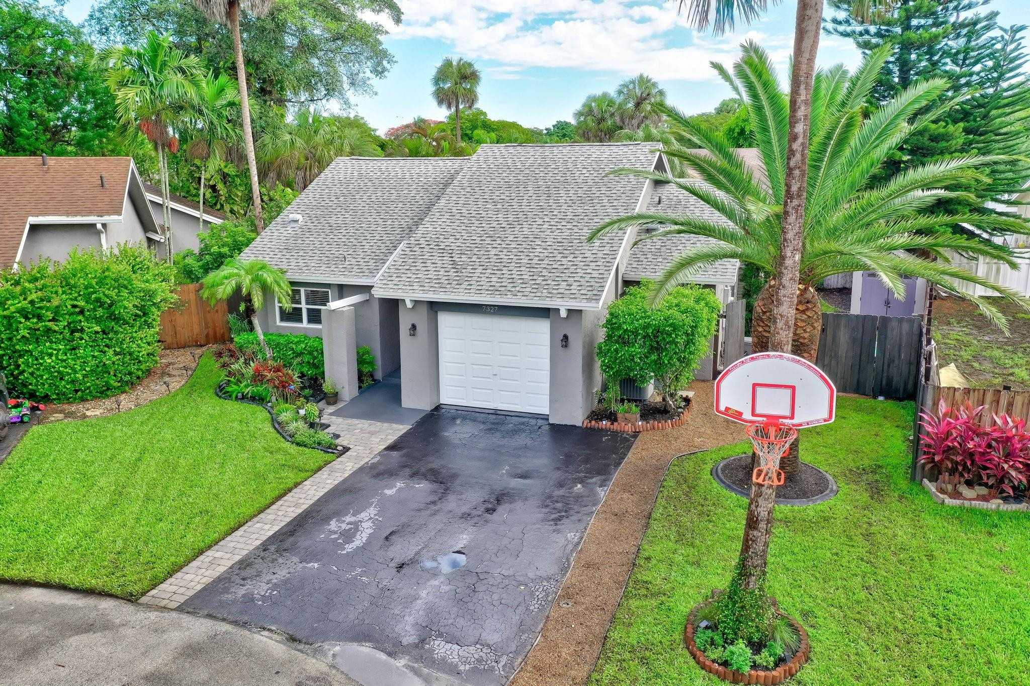 7327 NW 38th Court
