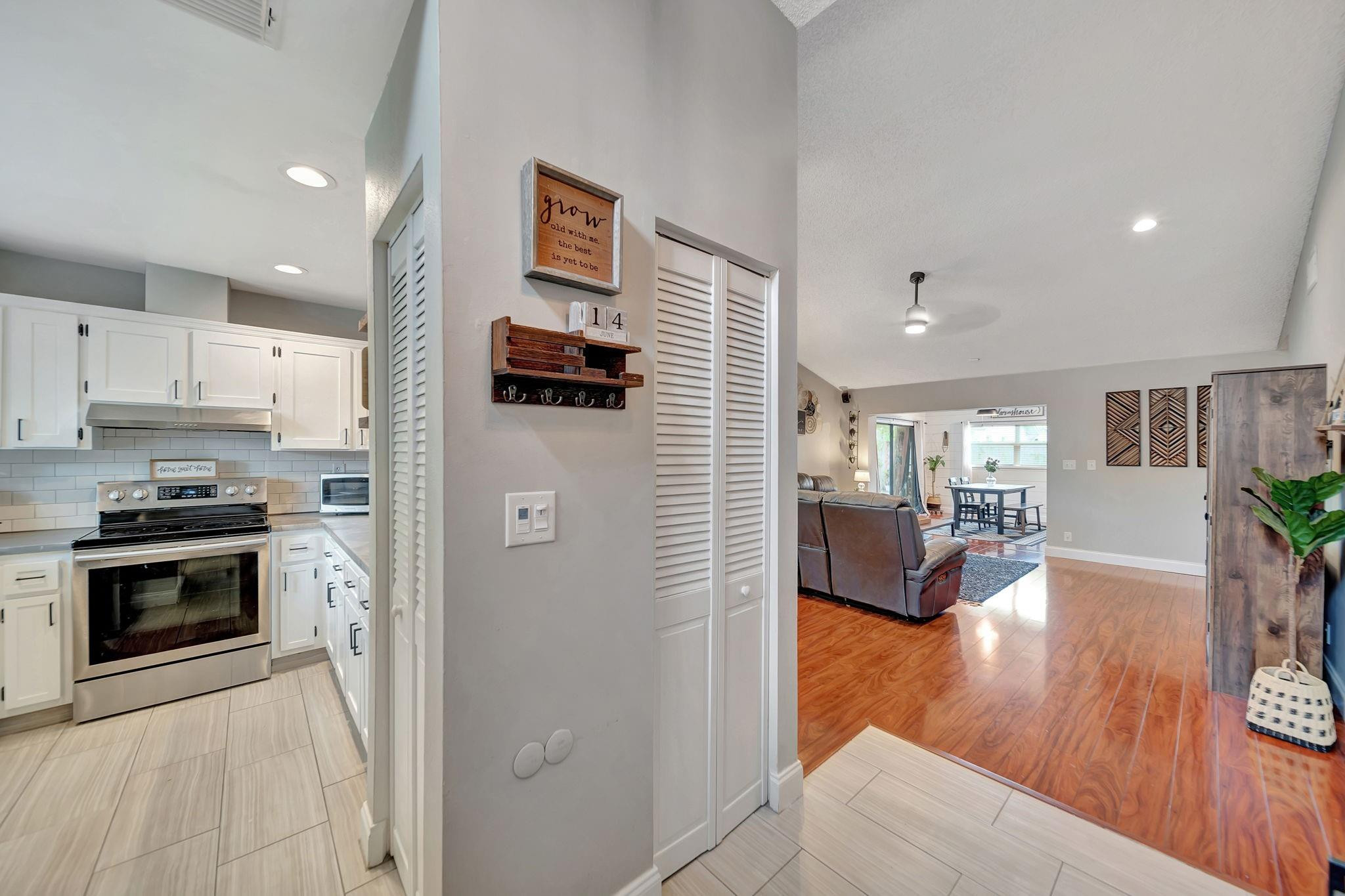 7327 NW 38th Court