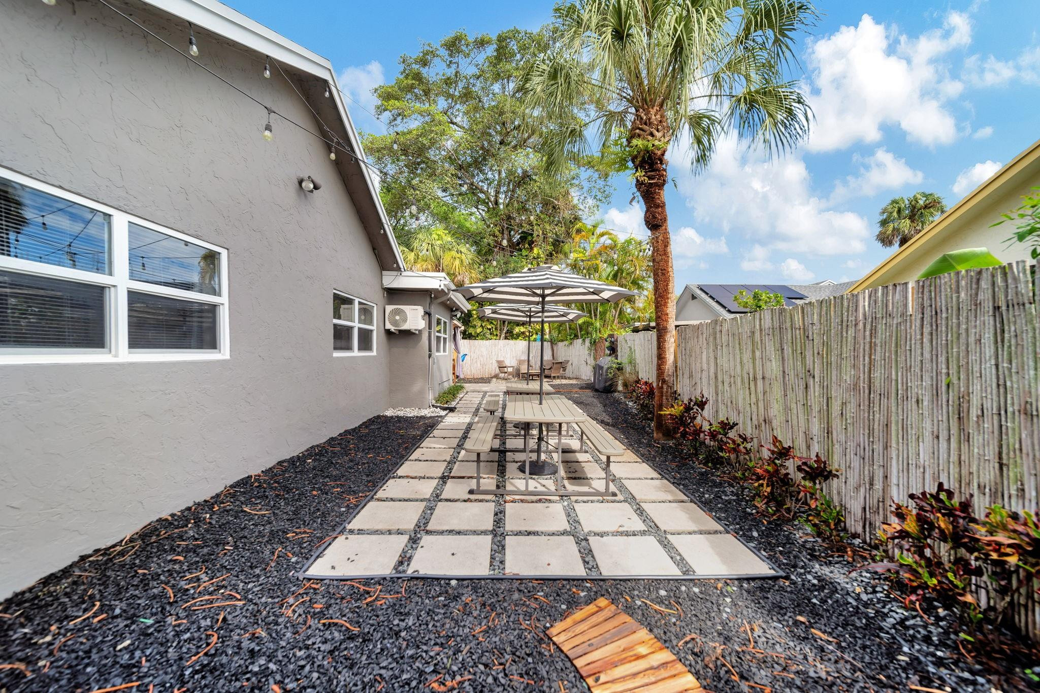 7327 NW 38th Court