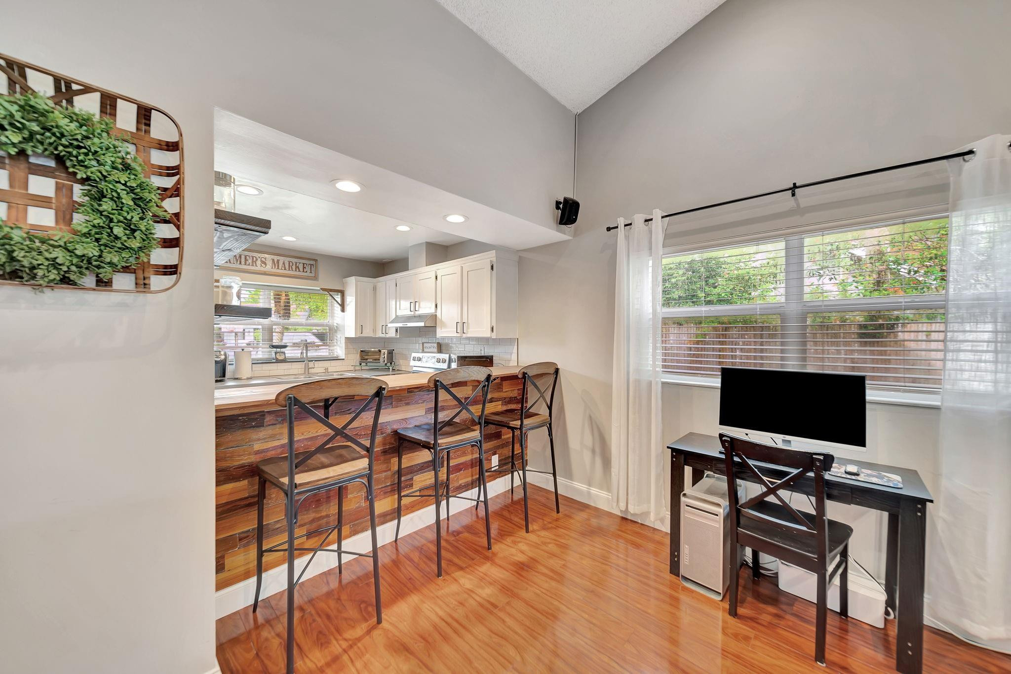 7327 NW 38th Court