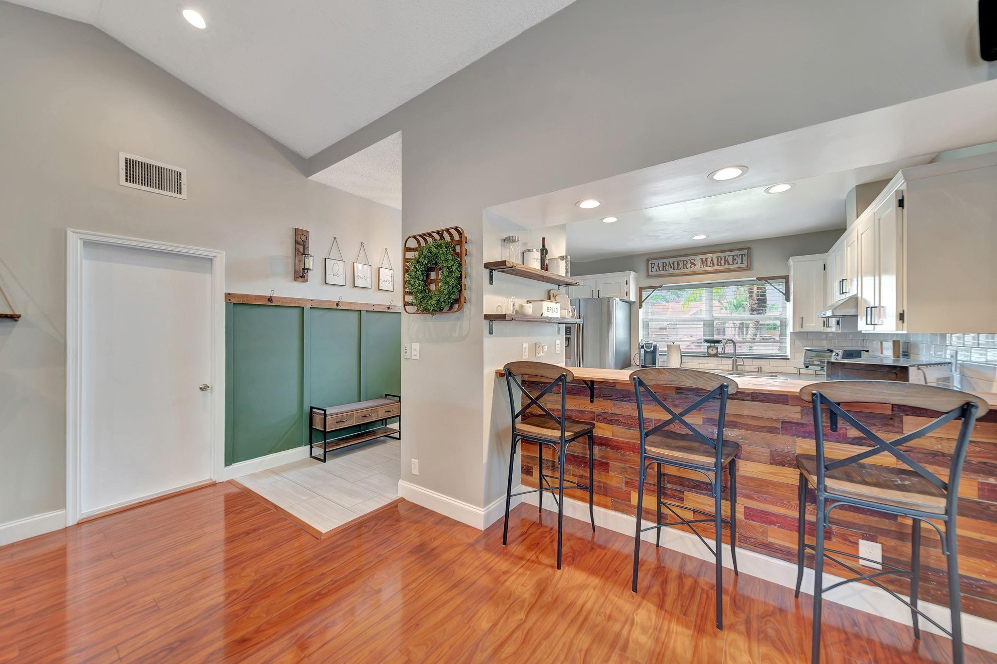 7327 NW 38th Court