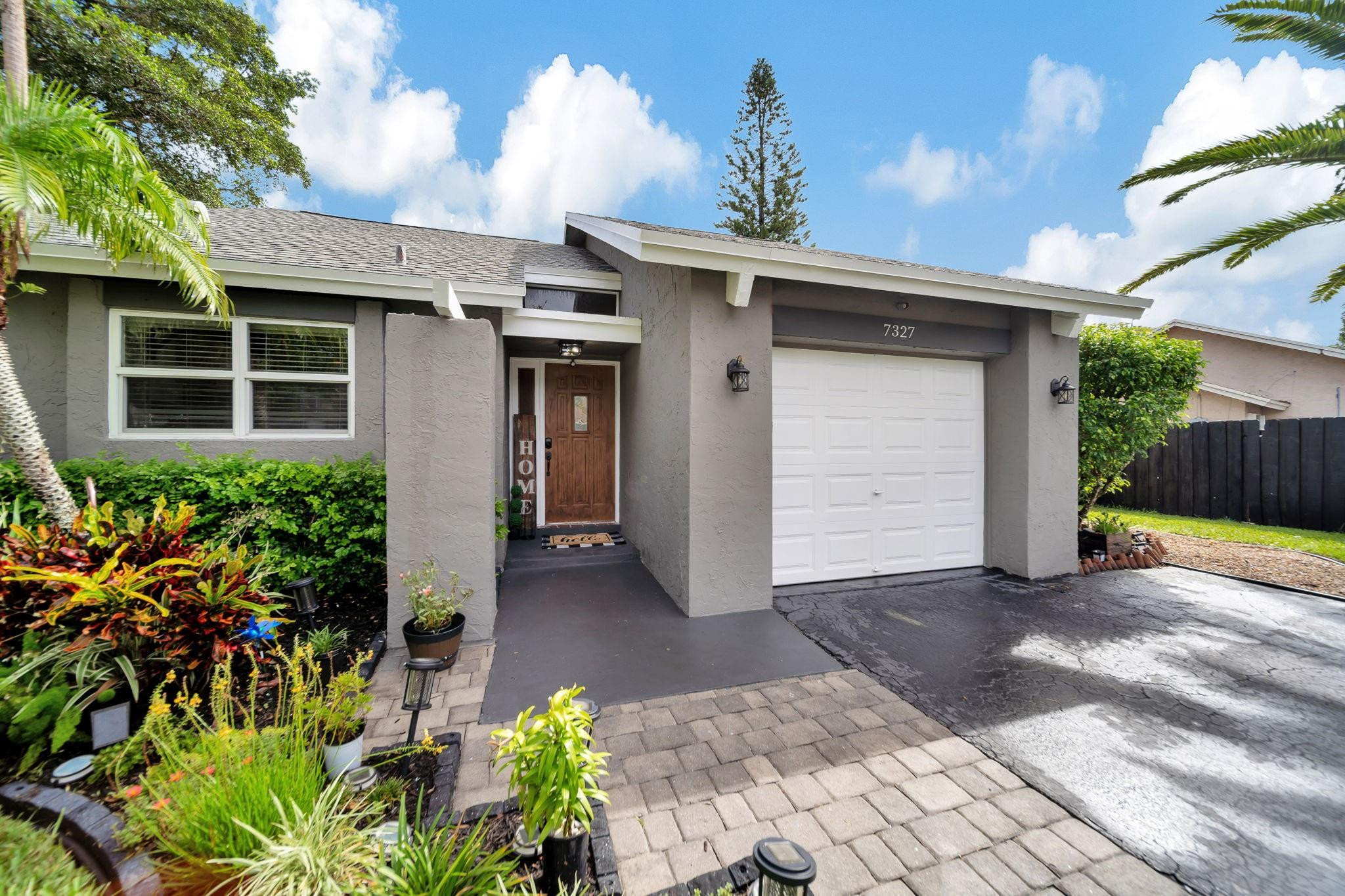7327 NW 38th Court