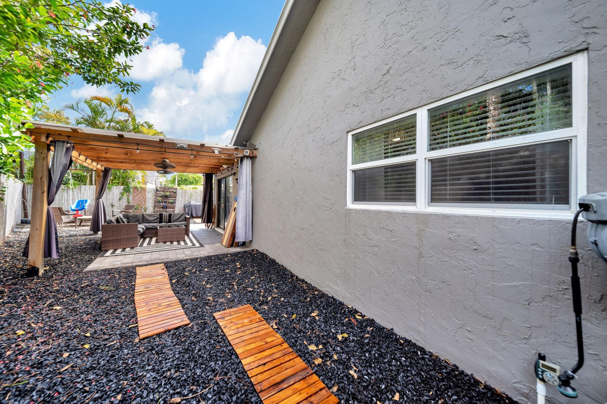 7327 NW 38th Court