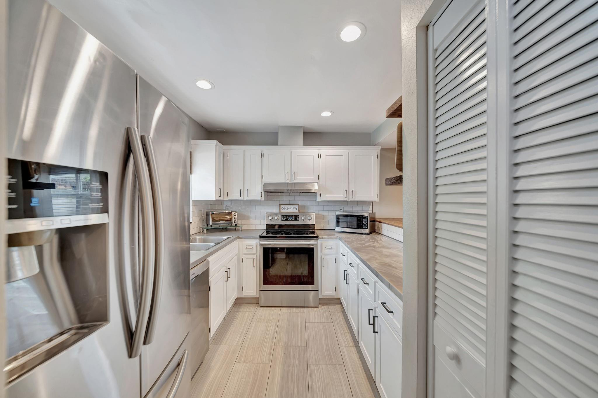 7327 NW 38th Court