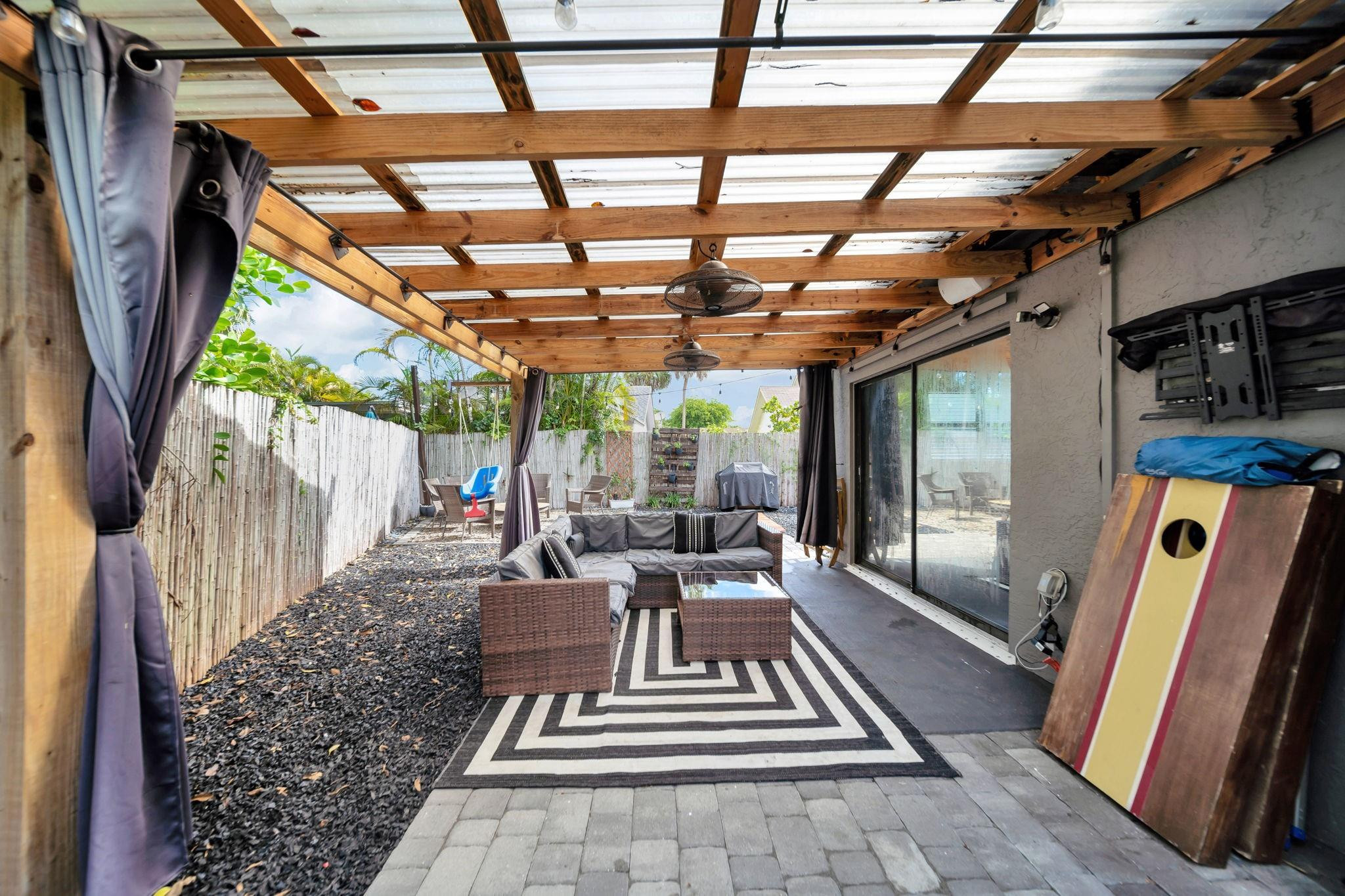 7327 NW 38th Court