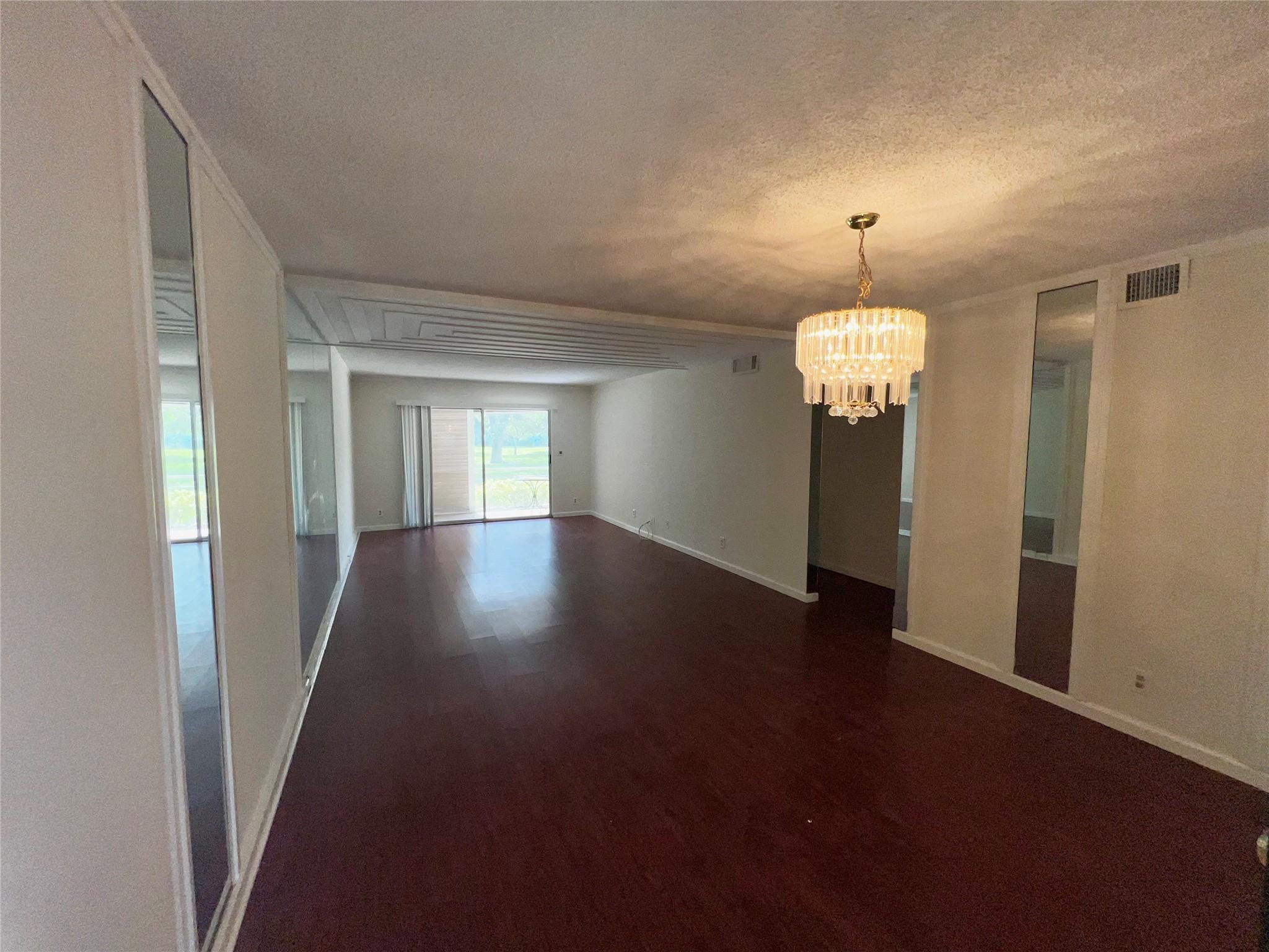 2901 Victoria Cir D1