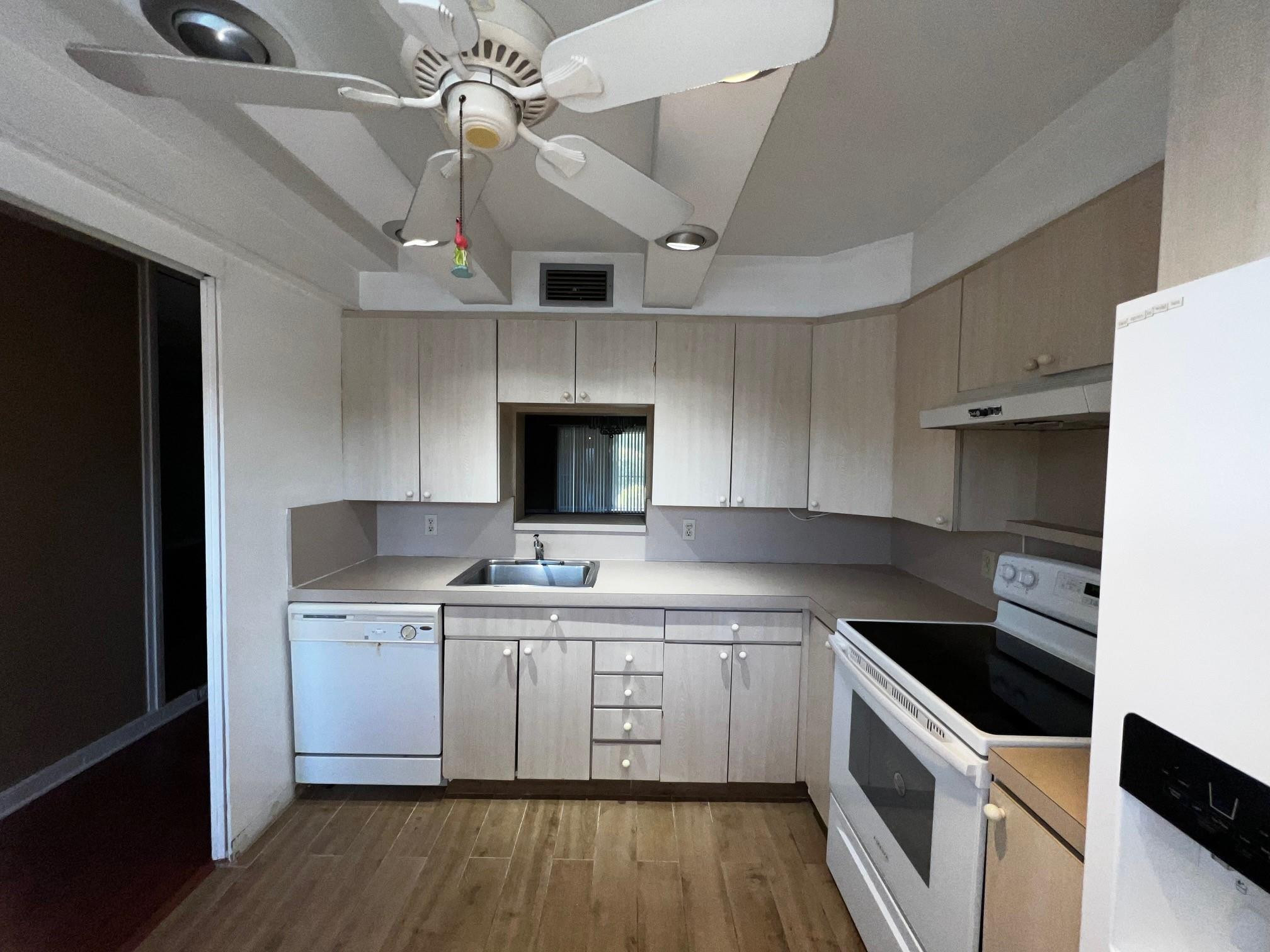 2901 Victoria Cir D1