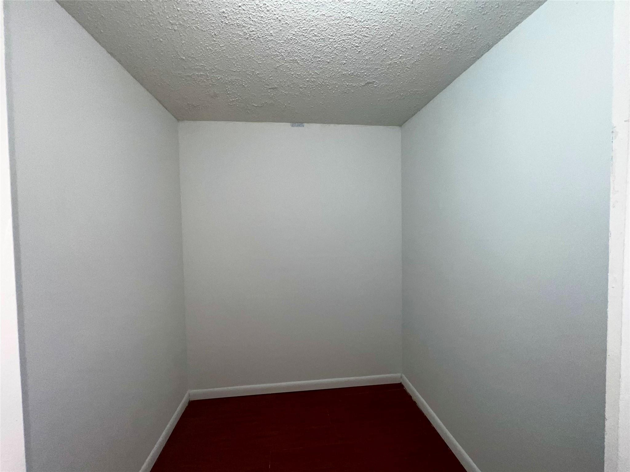 2901 Victoria Cir D1