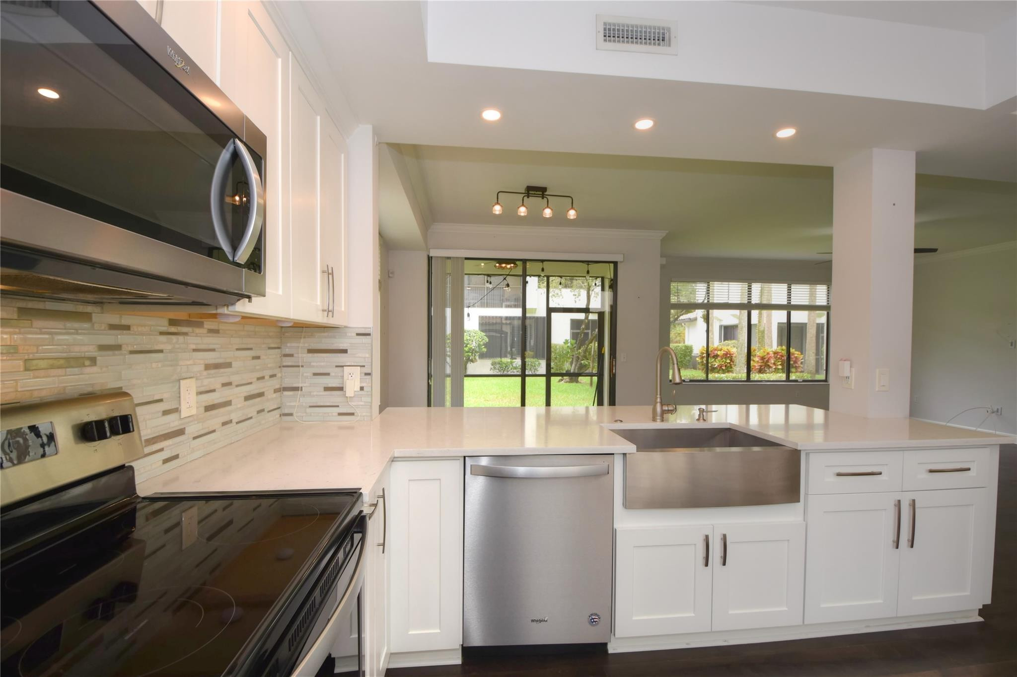 7525 NW 61st Ter 701