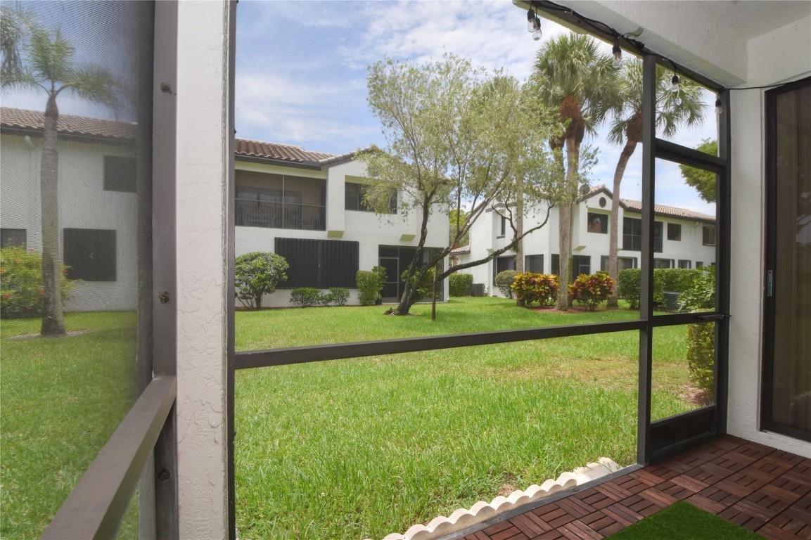 7525 NW 61st Ter 701