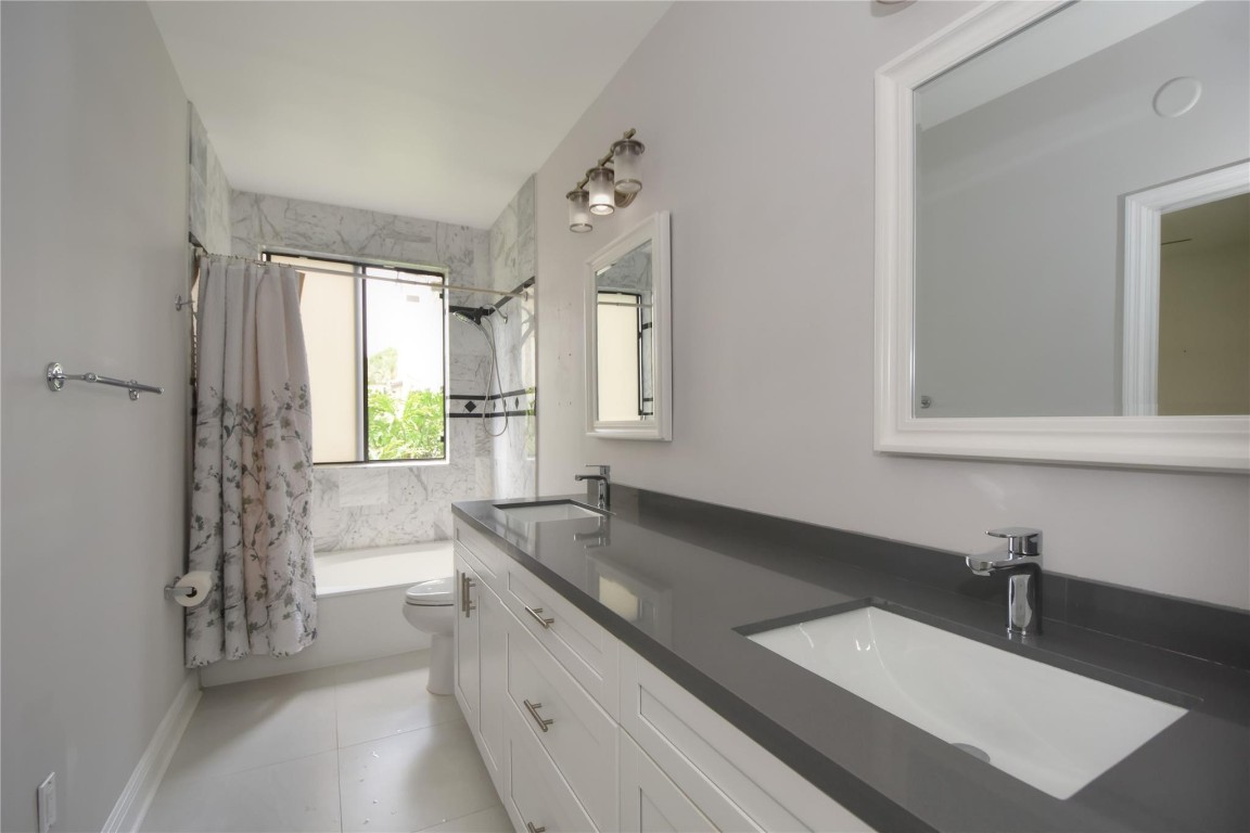 7525 NW 61st Ter 701