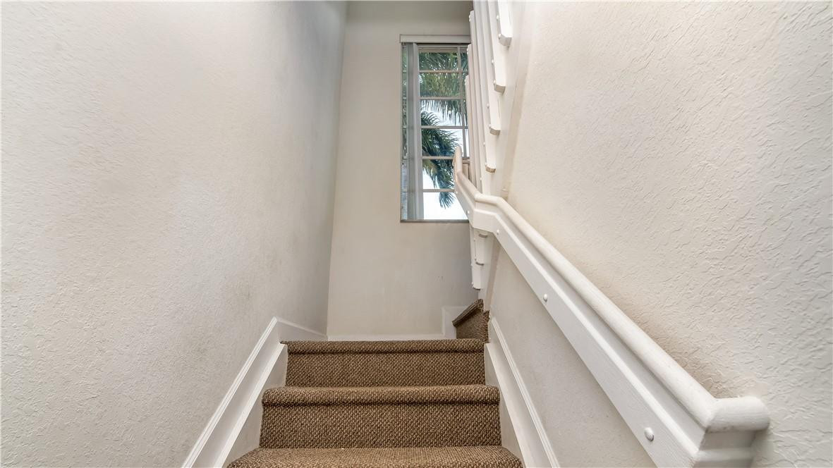 100 S JACARANDA C.C. 200