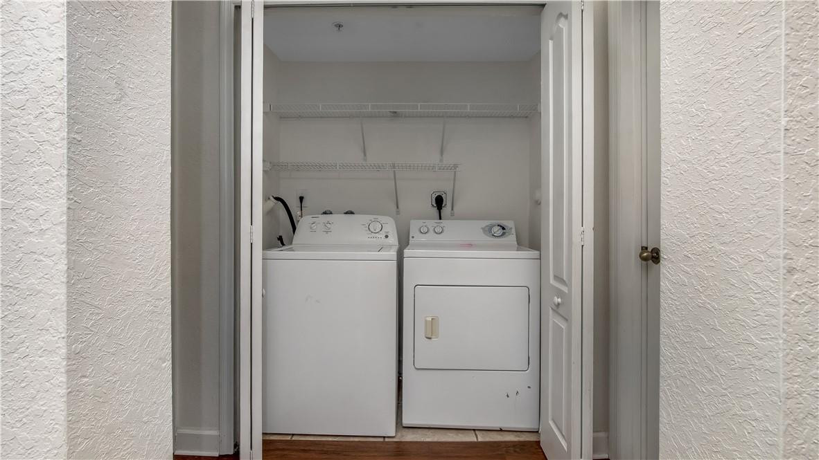 100 S JACARANDA C.C. 200