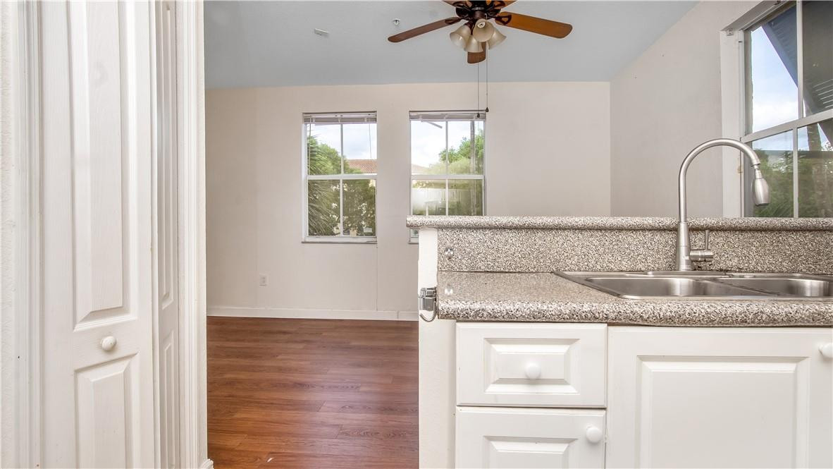 100 S JACARANDA C.C. 200