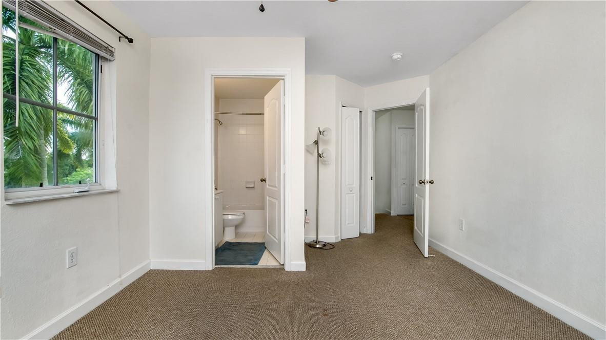 100 S JACARANDA C.C. 200