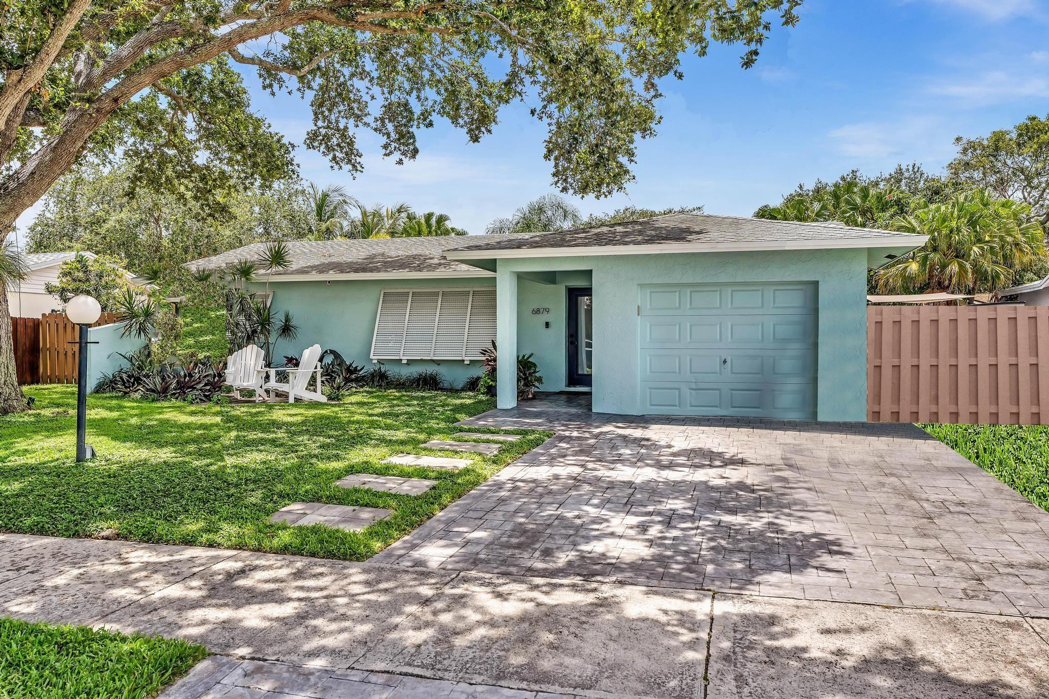 6879 NW 28th Ter