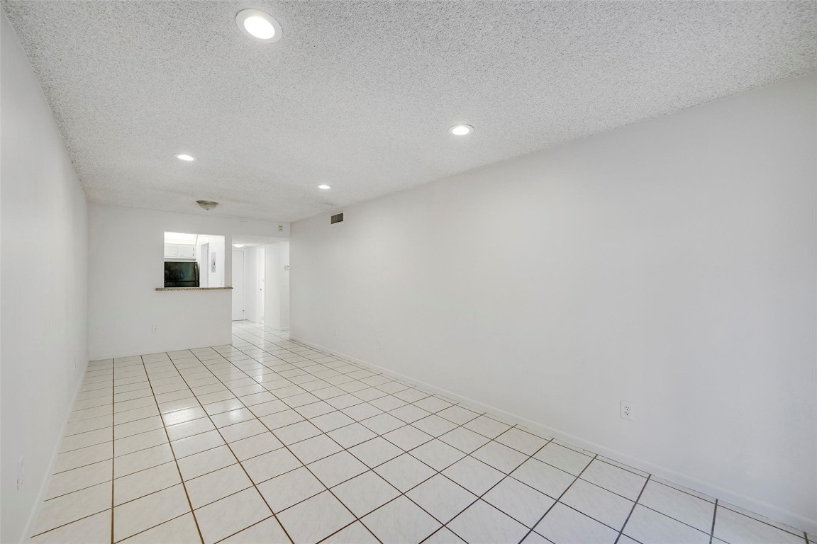 4111 Stirling Rd 304