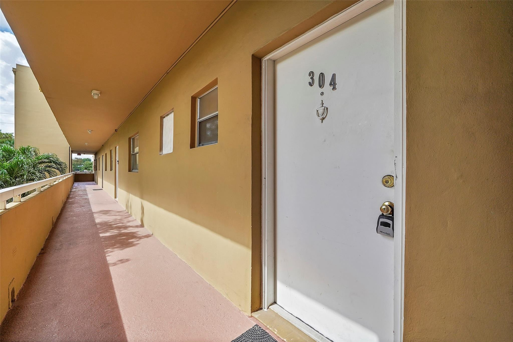 4111 Stirling Rd 304