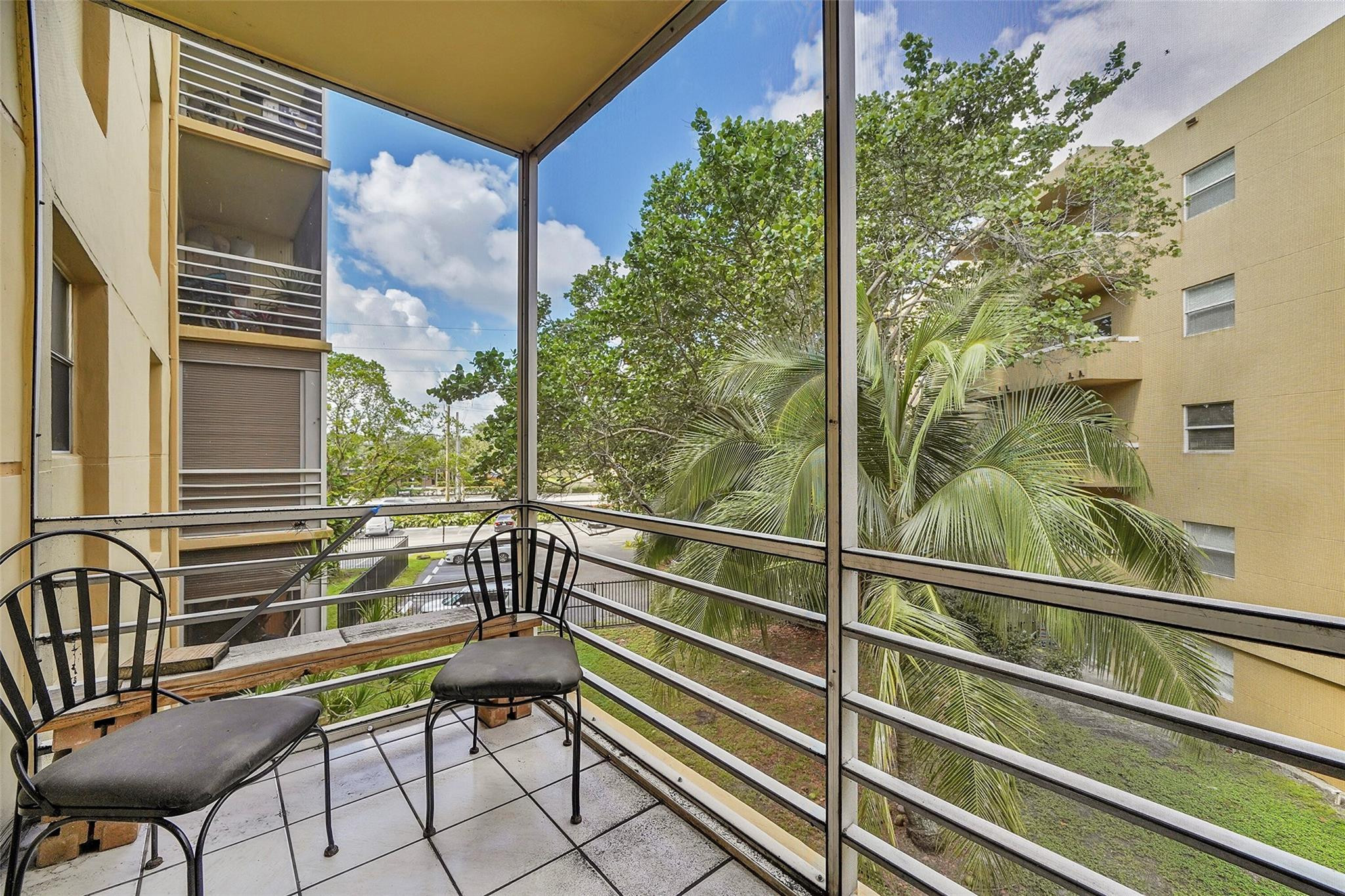 4111 Stirling Rd 304