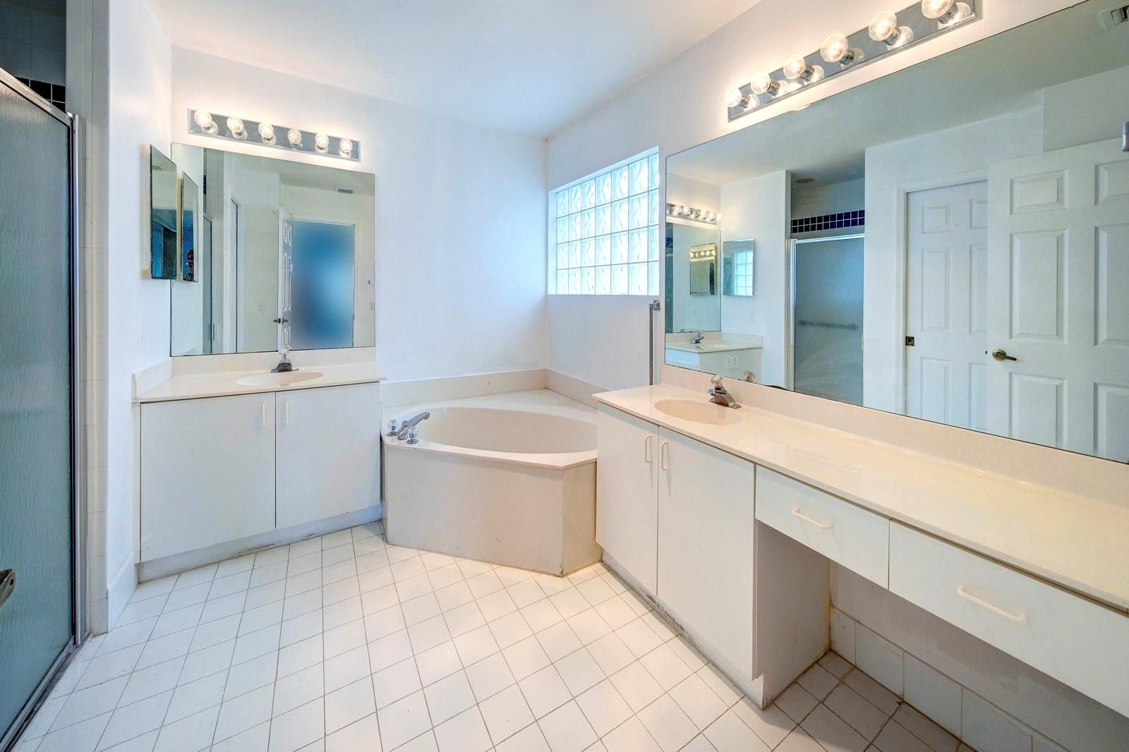 8765 Thames River Dr