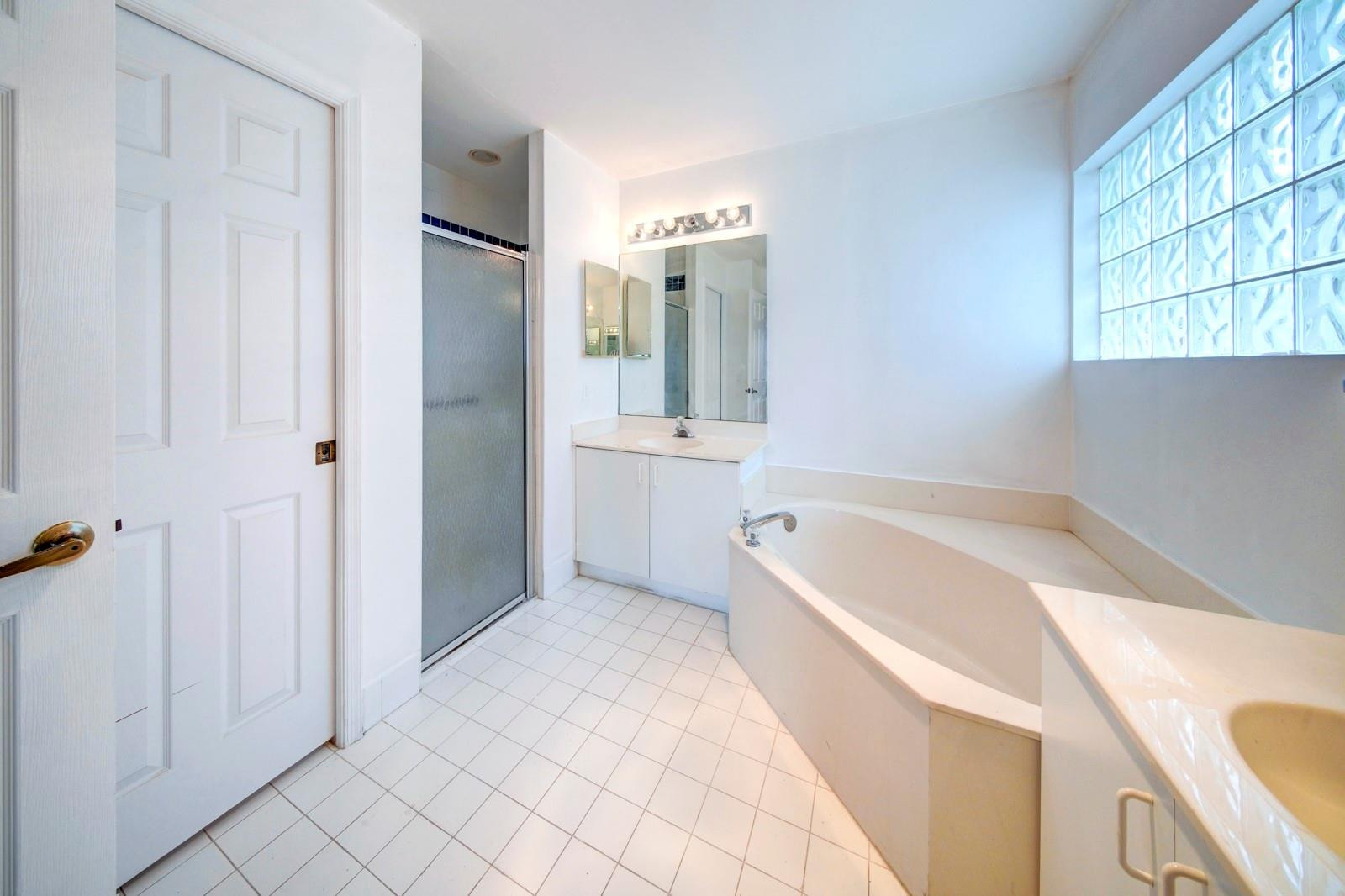 8765 Thames River Dr