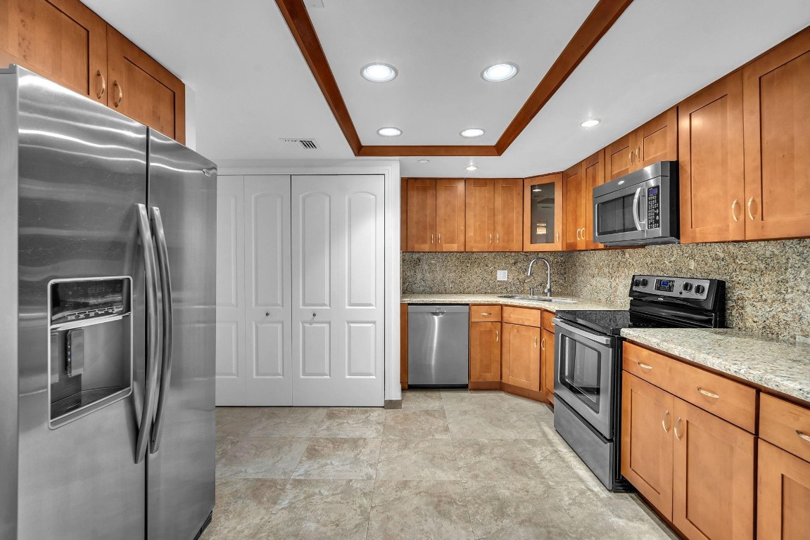 5951 WELLESLEY PARK Drive 104