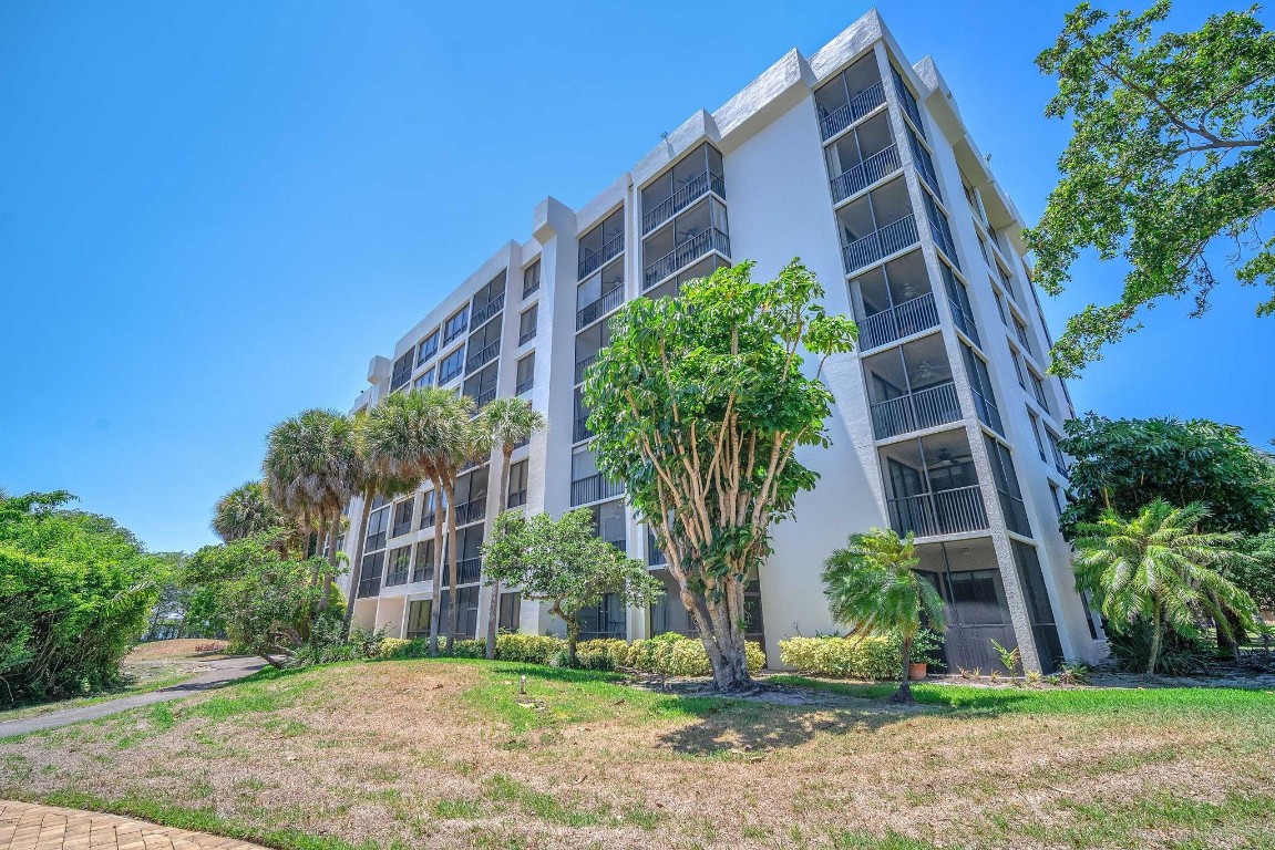 5951 WELLESLEY PARK Drive 104