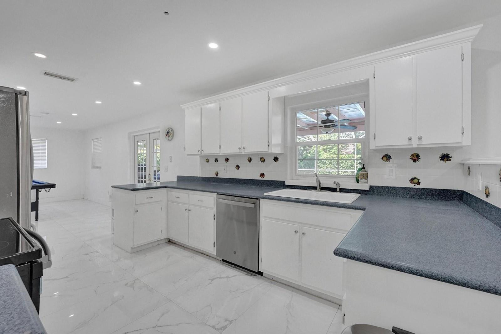 2109 NW 87th Ter