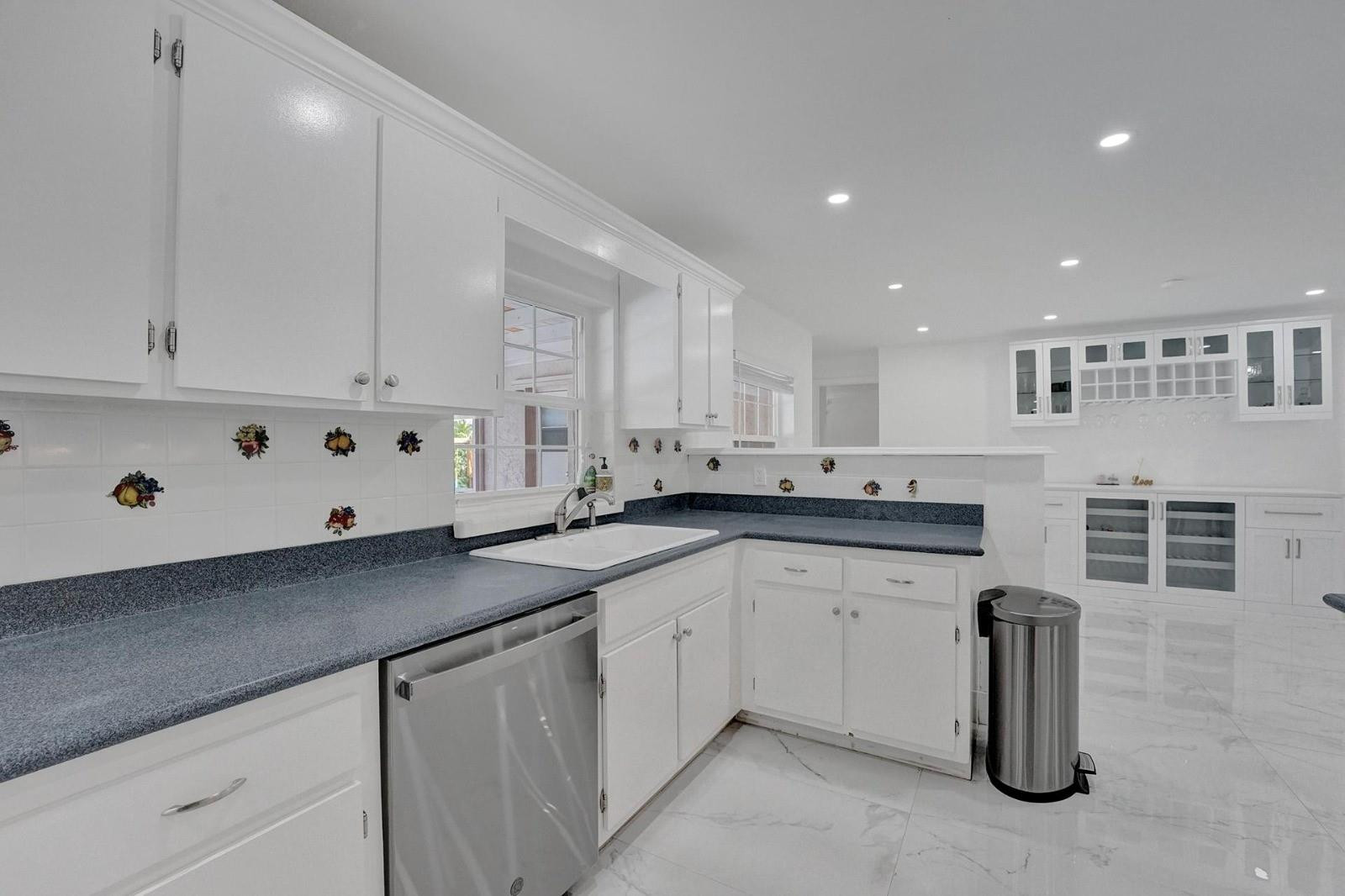 2109 NW 87th Ter