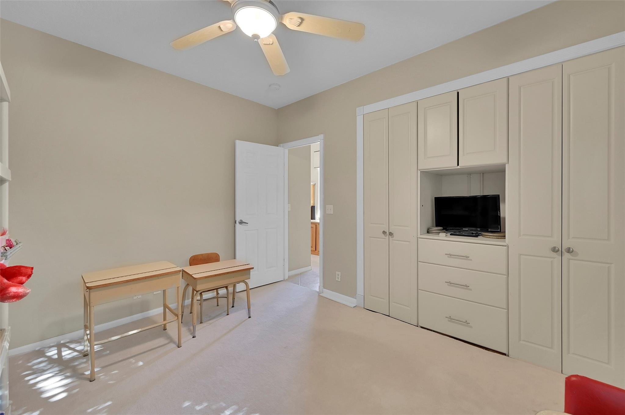 5079 Kensington Cir