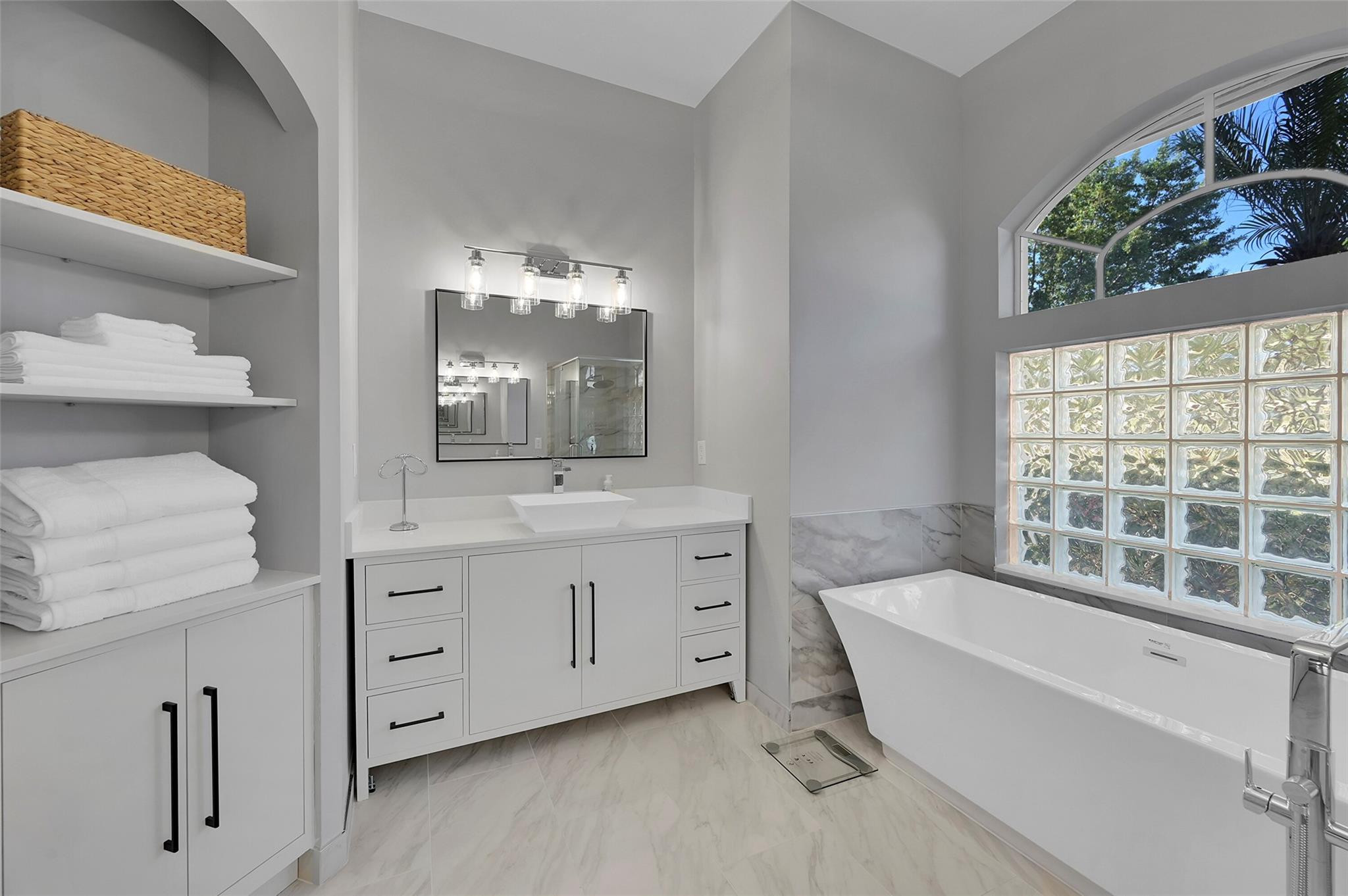 5079 Kensington Cir