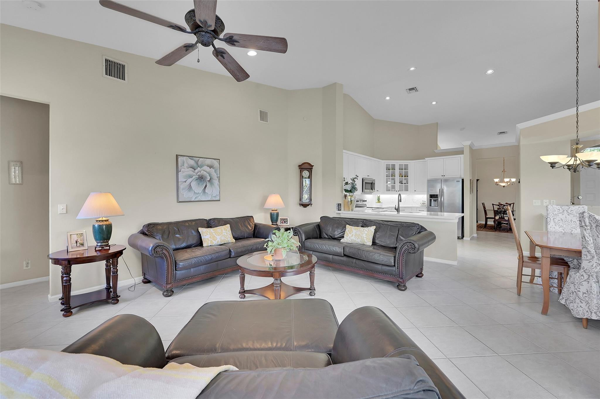 5079 Kensington Cir