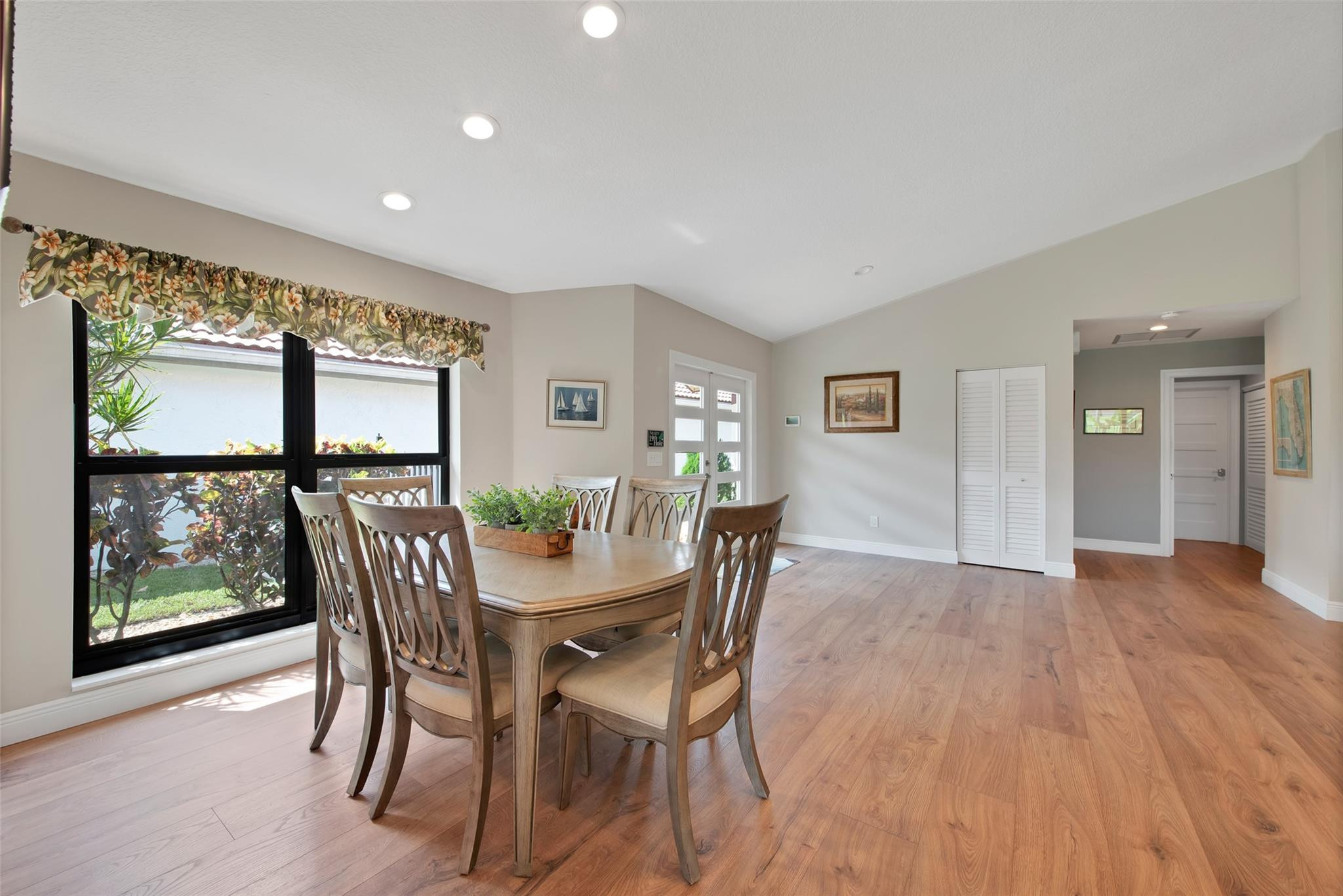 10271 Sunset Bend Dr