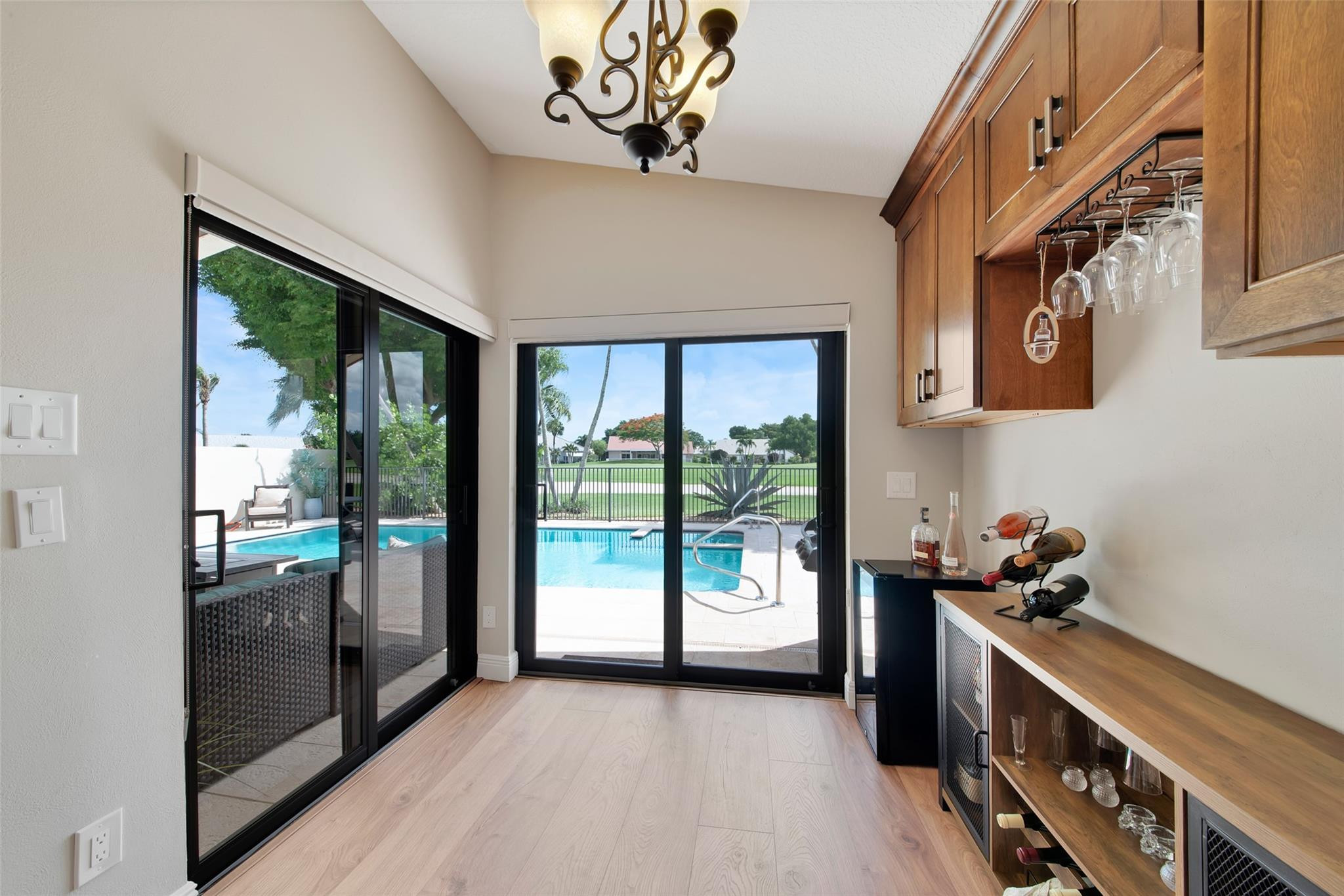 10271 Sunset Bend Dr