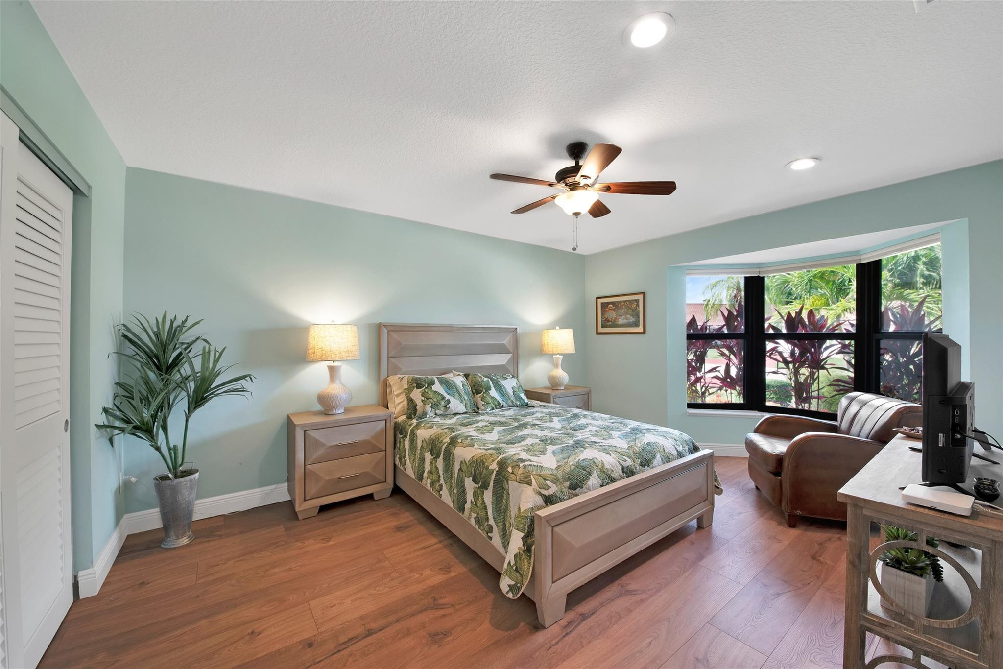 10271 Sunset Bend Dr