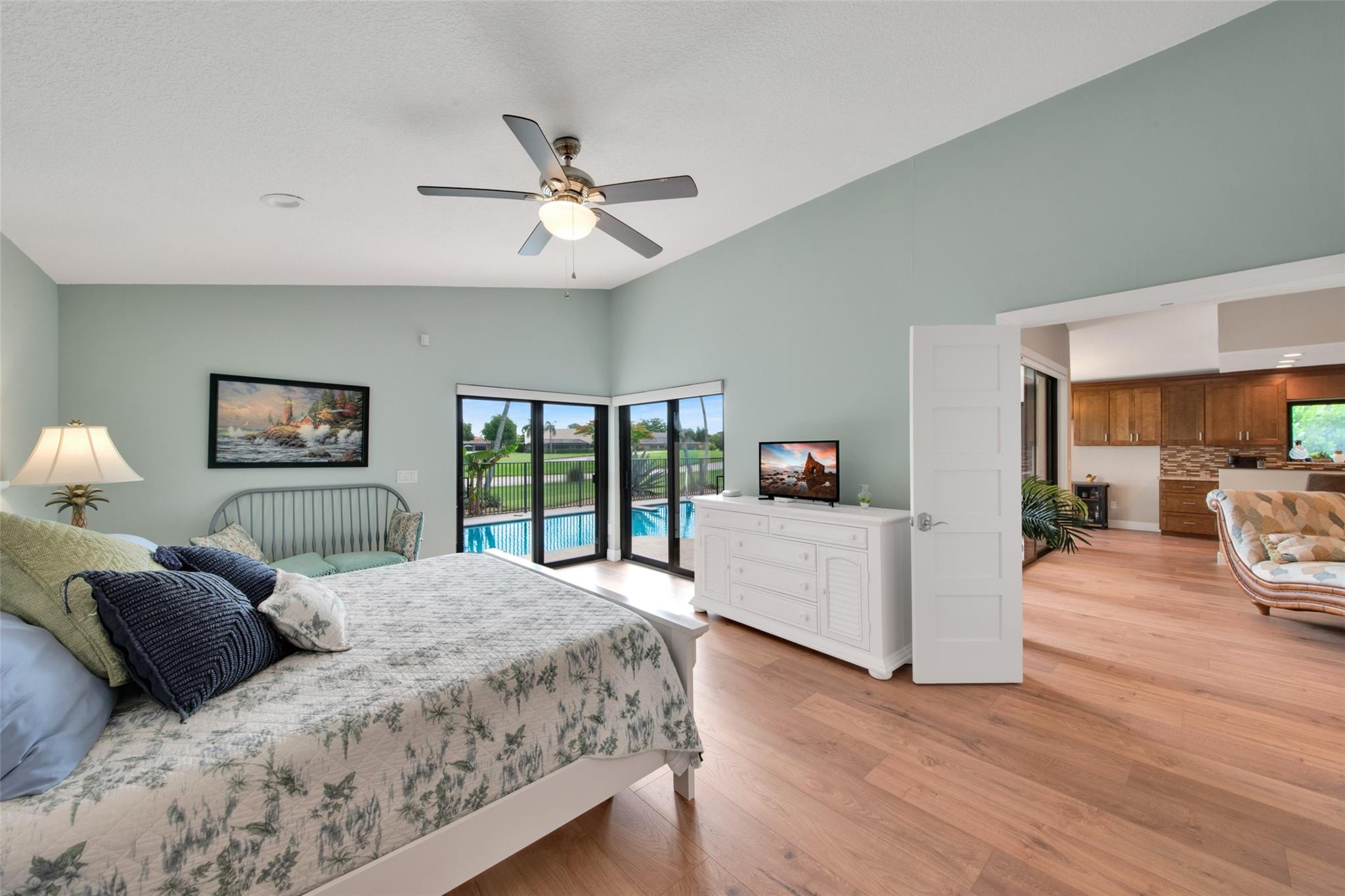 10271 Sunset Bend Dr