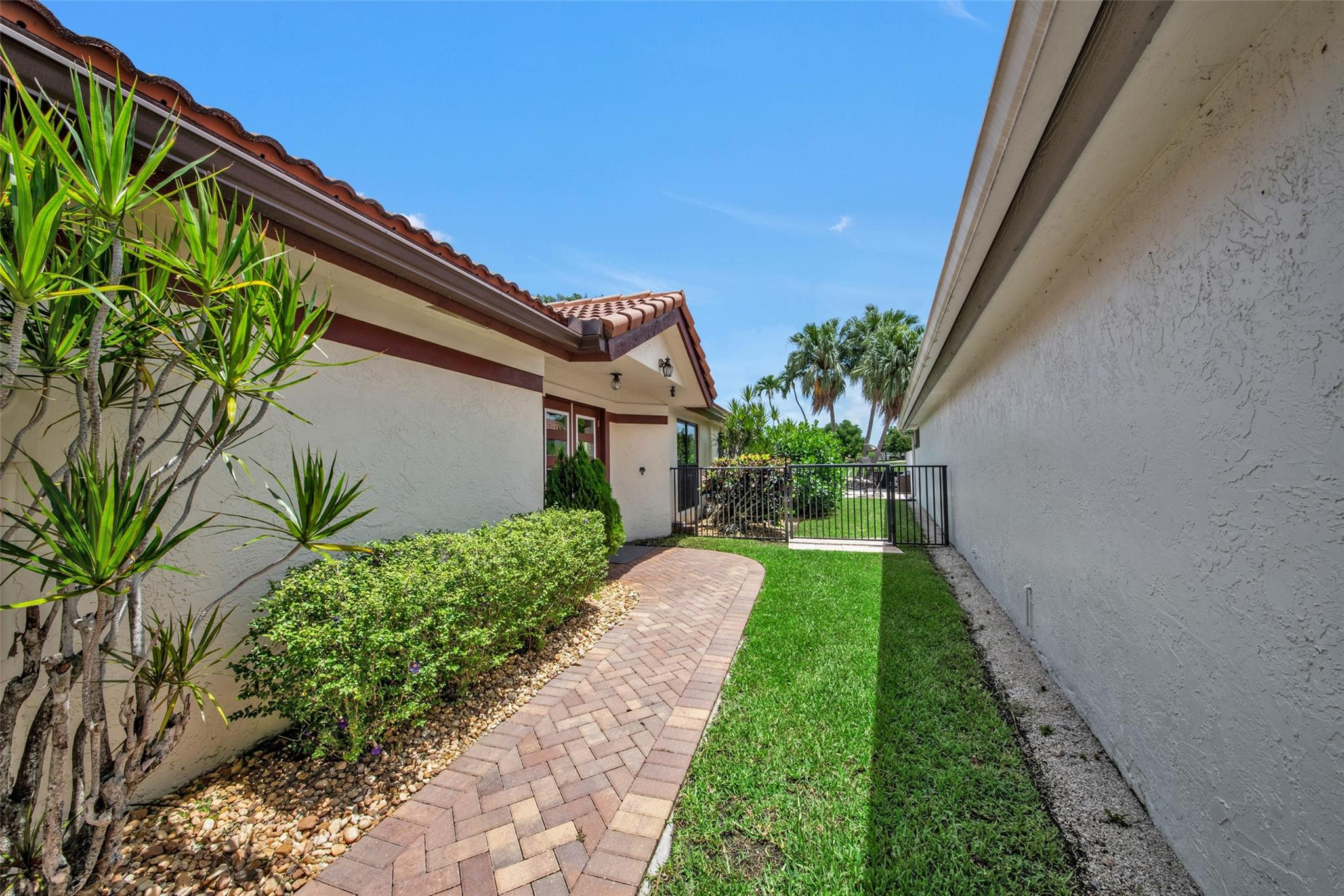 10271 Sunset Bend Dr