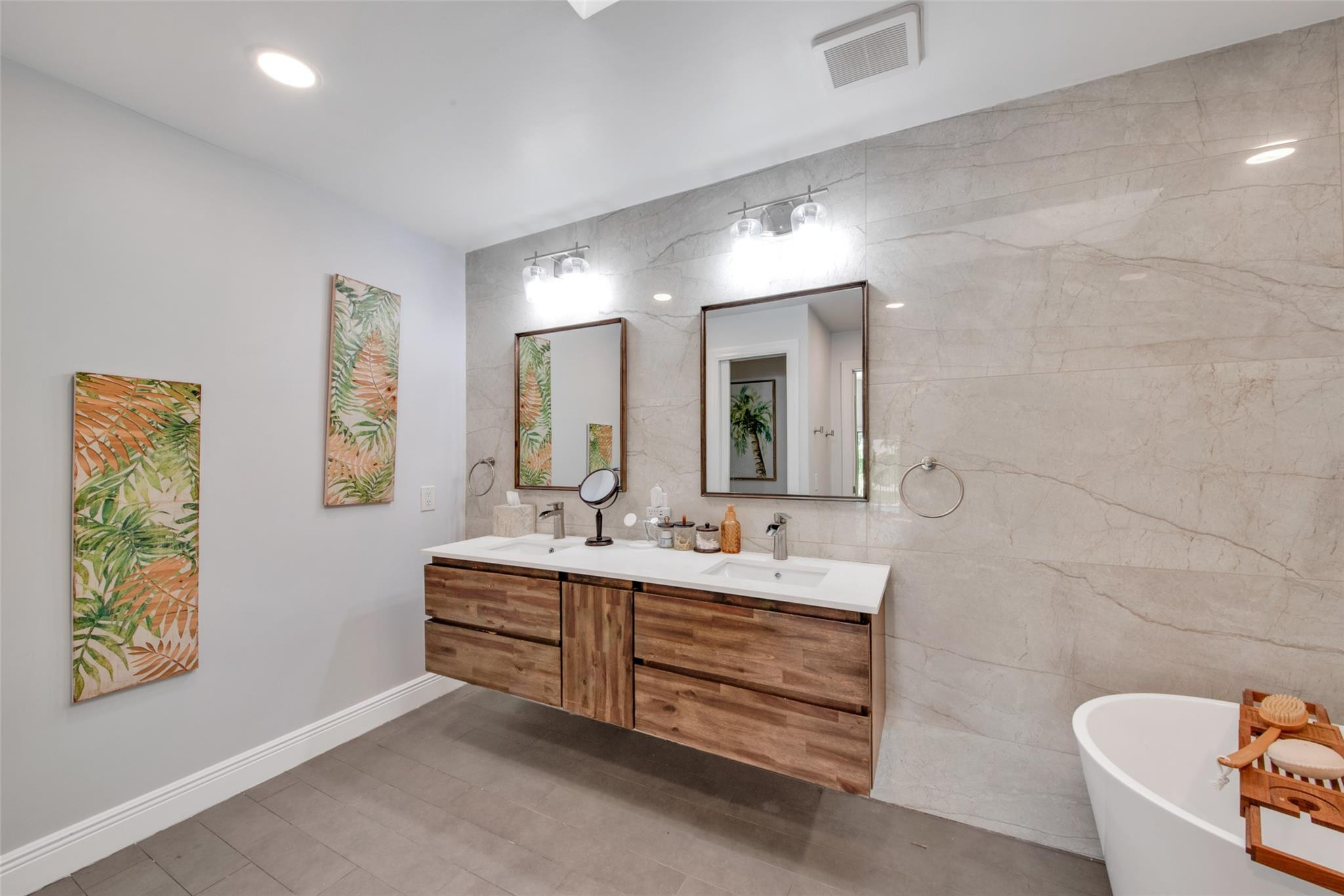 10271 Sunset Bend Dr